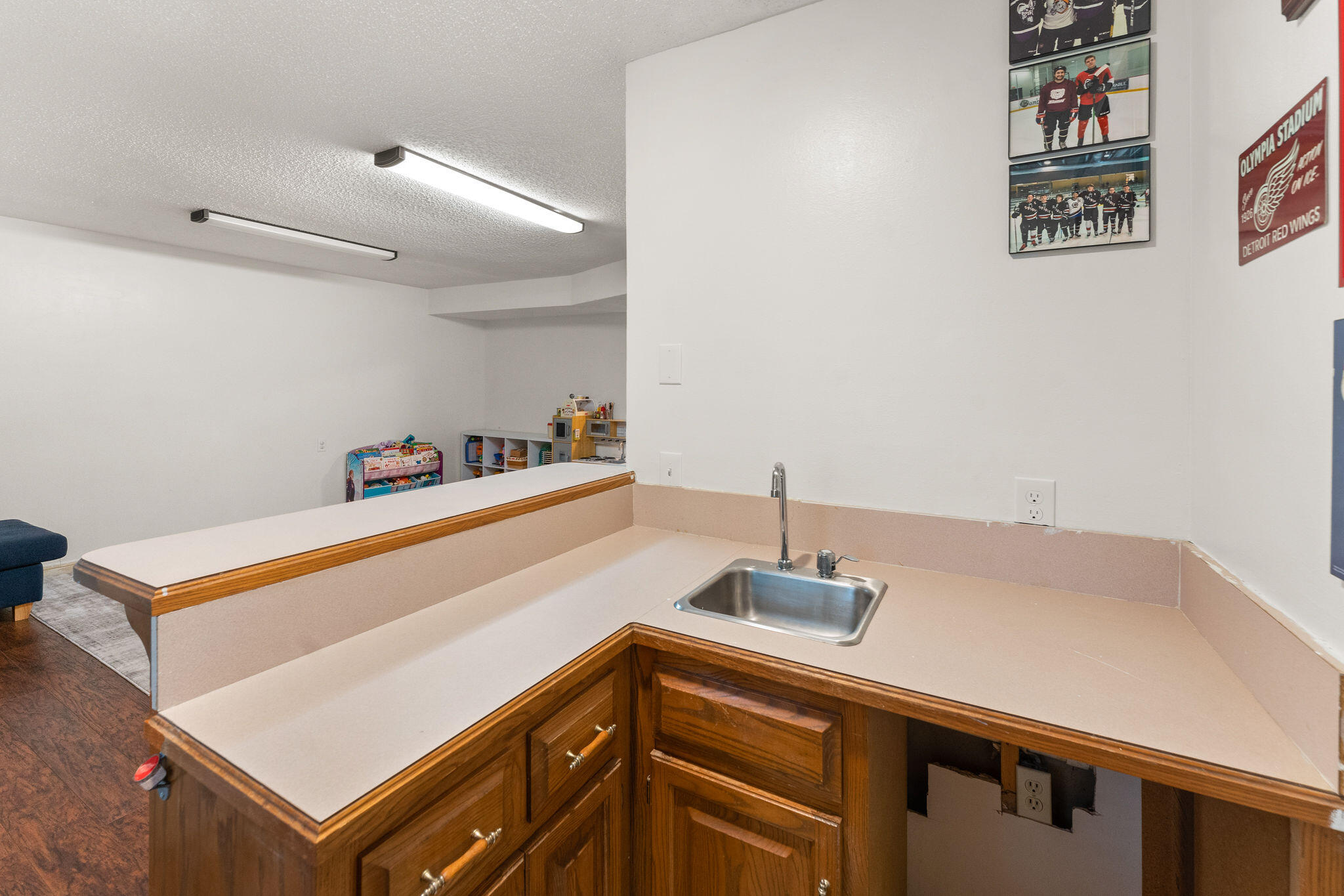 5483 South Parkhill Avenue Property Photo 28