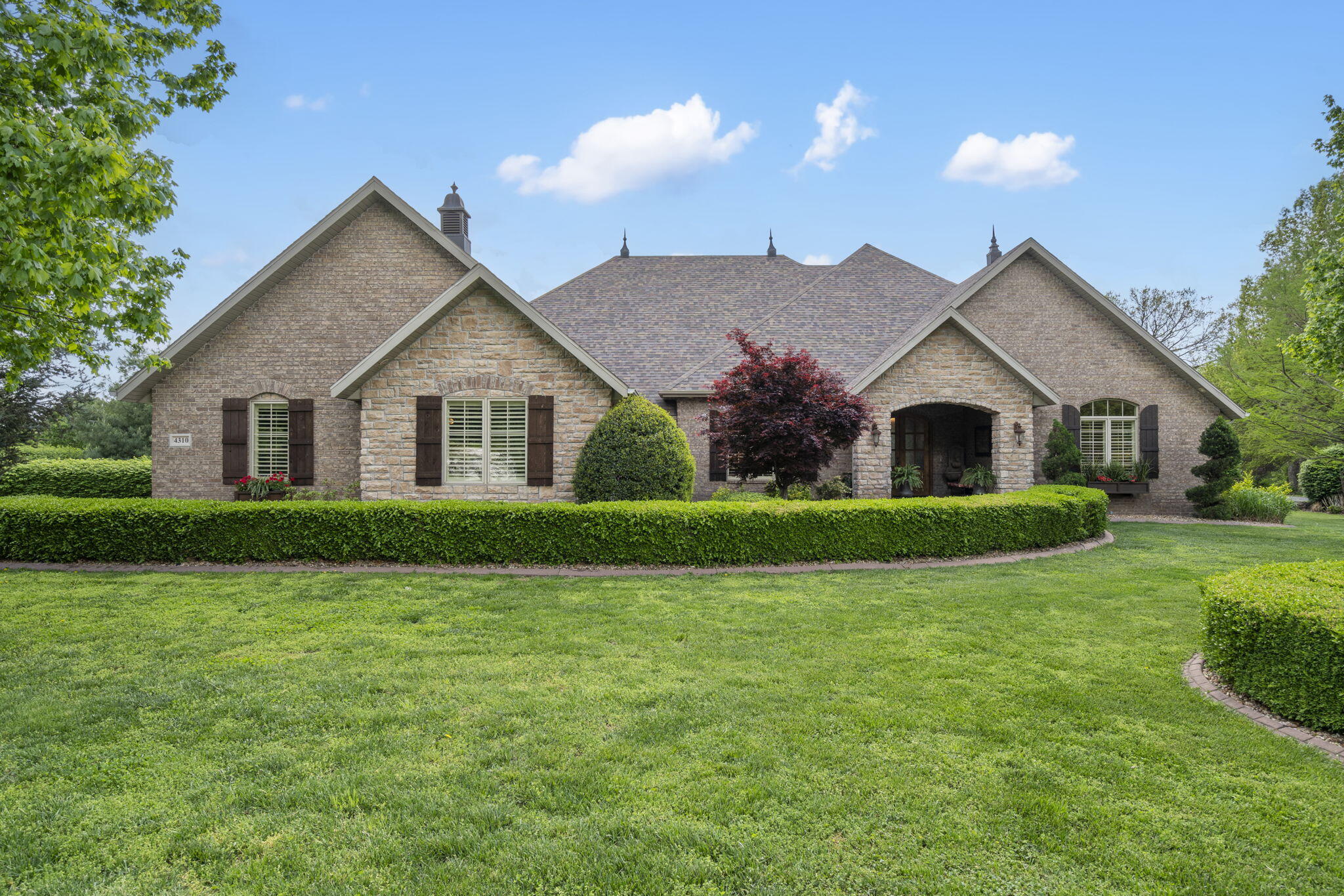4310 Buttonwood Drive Property Photo 1