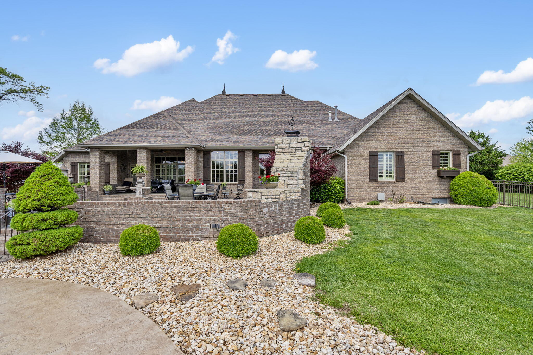 4310 Buttonwood Drive Property Photo 6