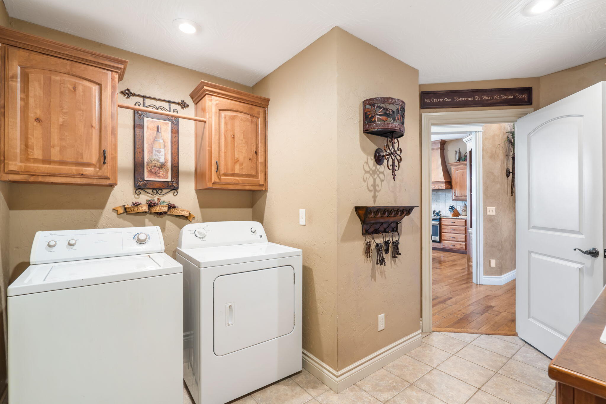 4310 Buttonwood Drive Property Photo 10