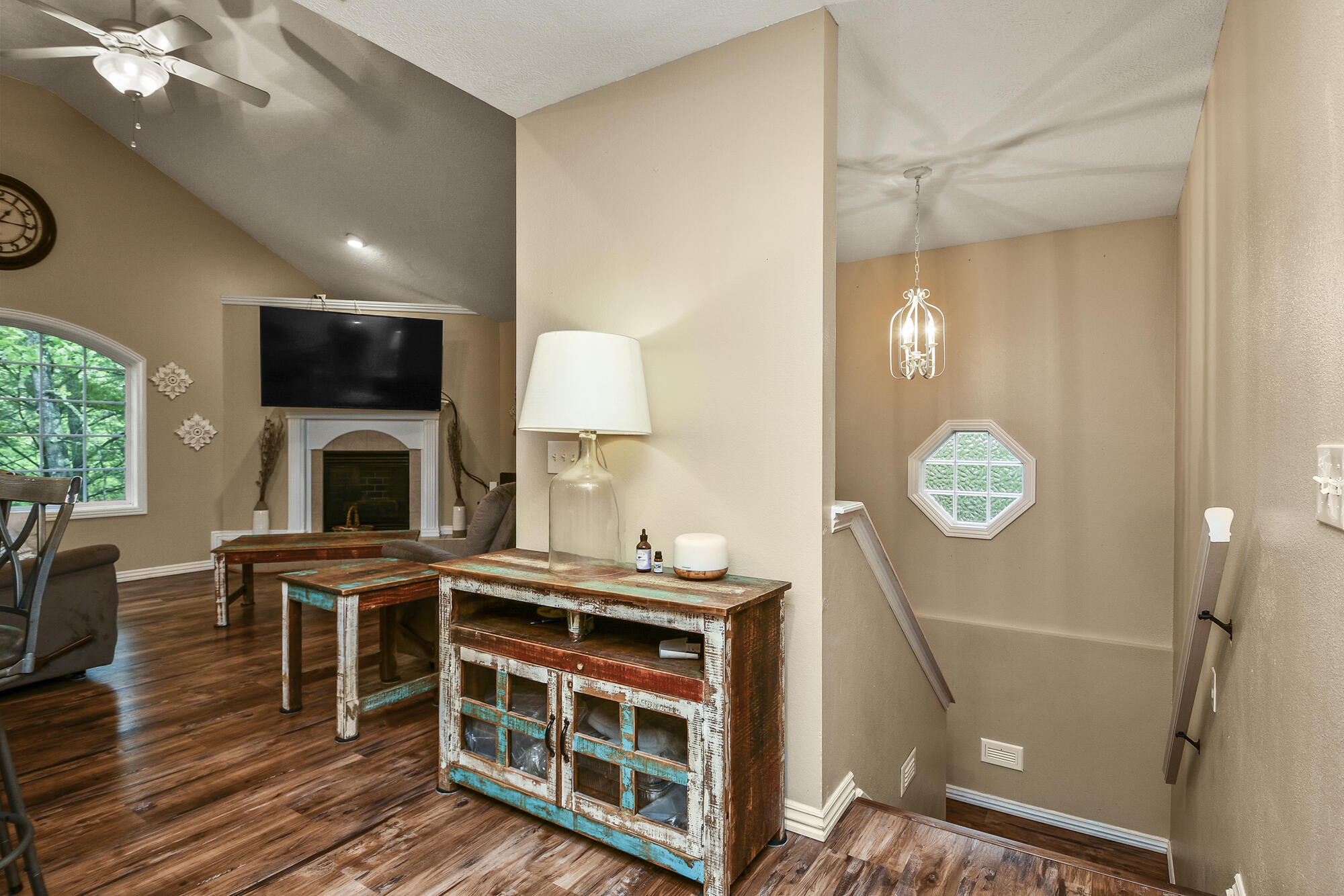 115 Whispering Oaks Property Photo 6