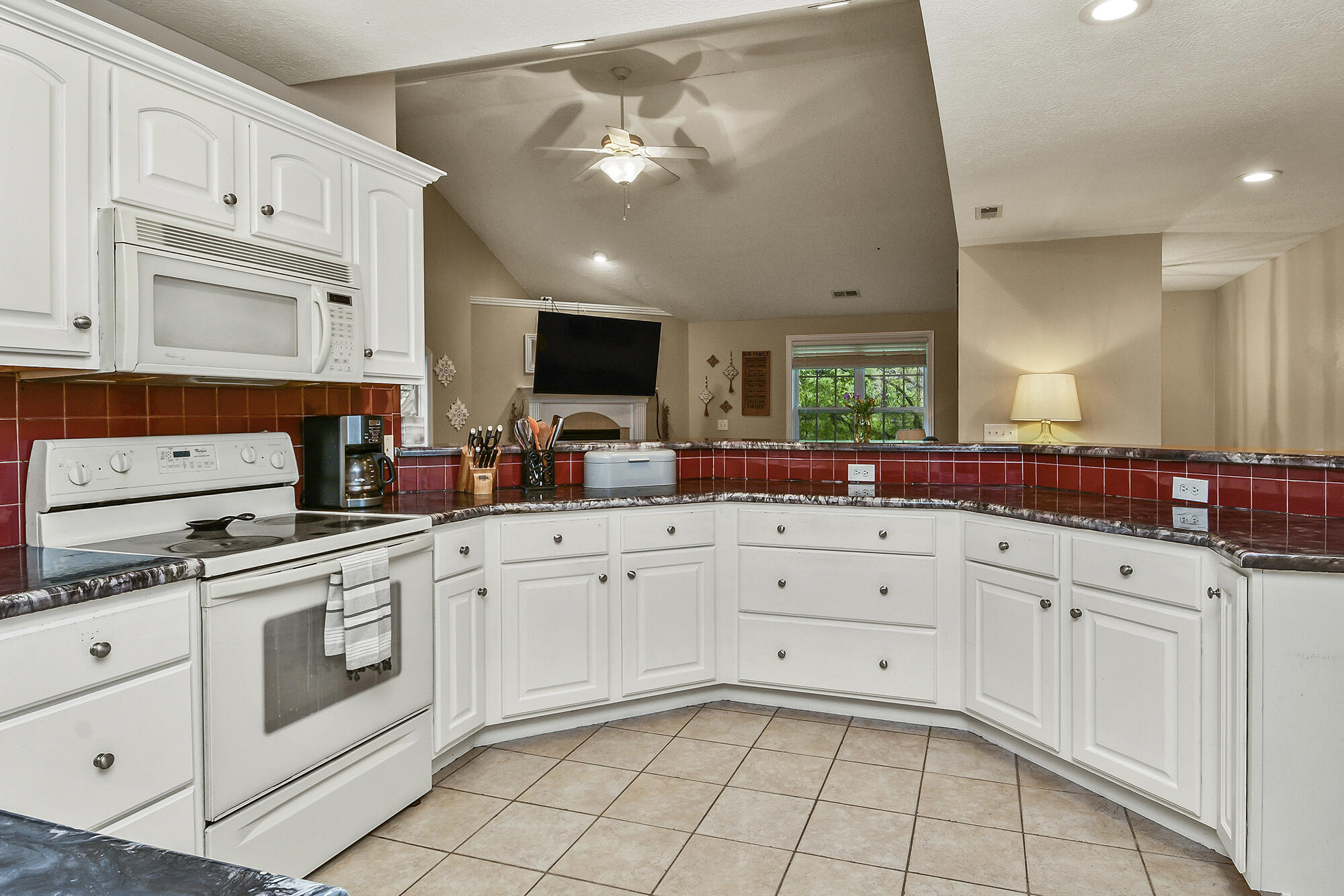 115 Whispering Oaks Property Photo 15