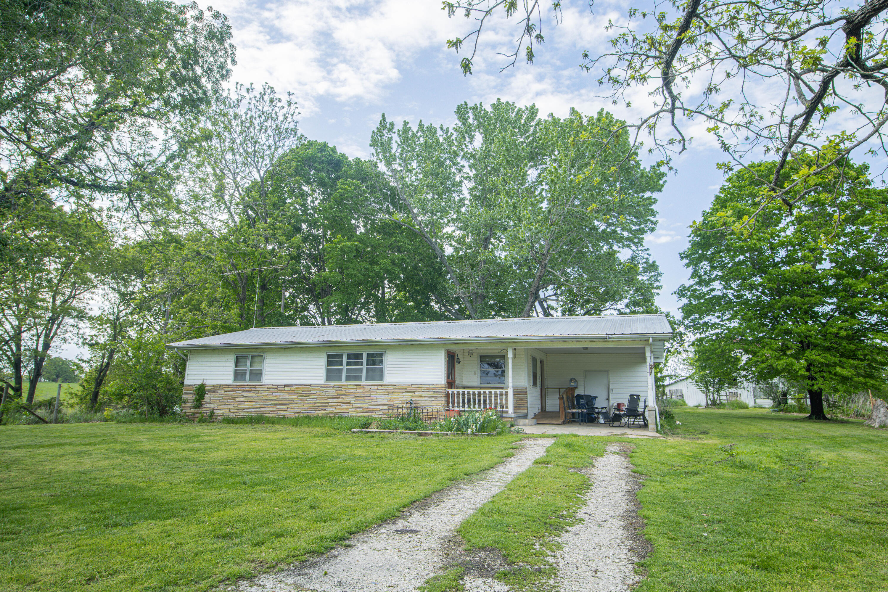 4218 Wolf Springs Road North Property Photo