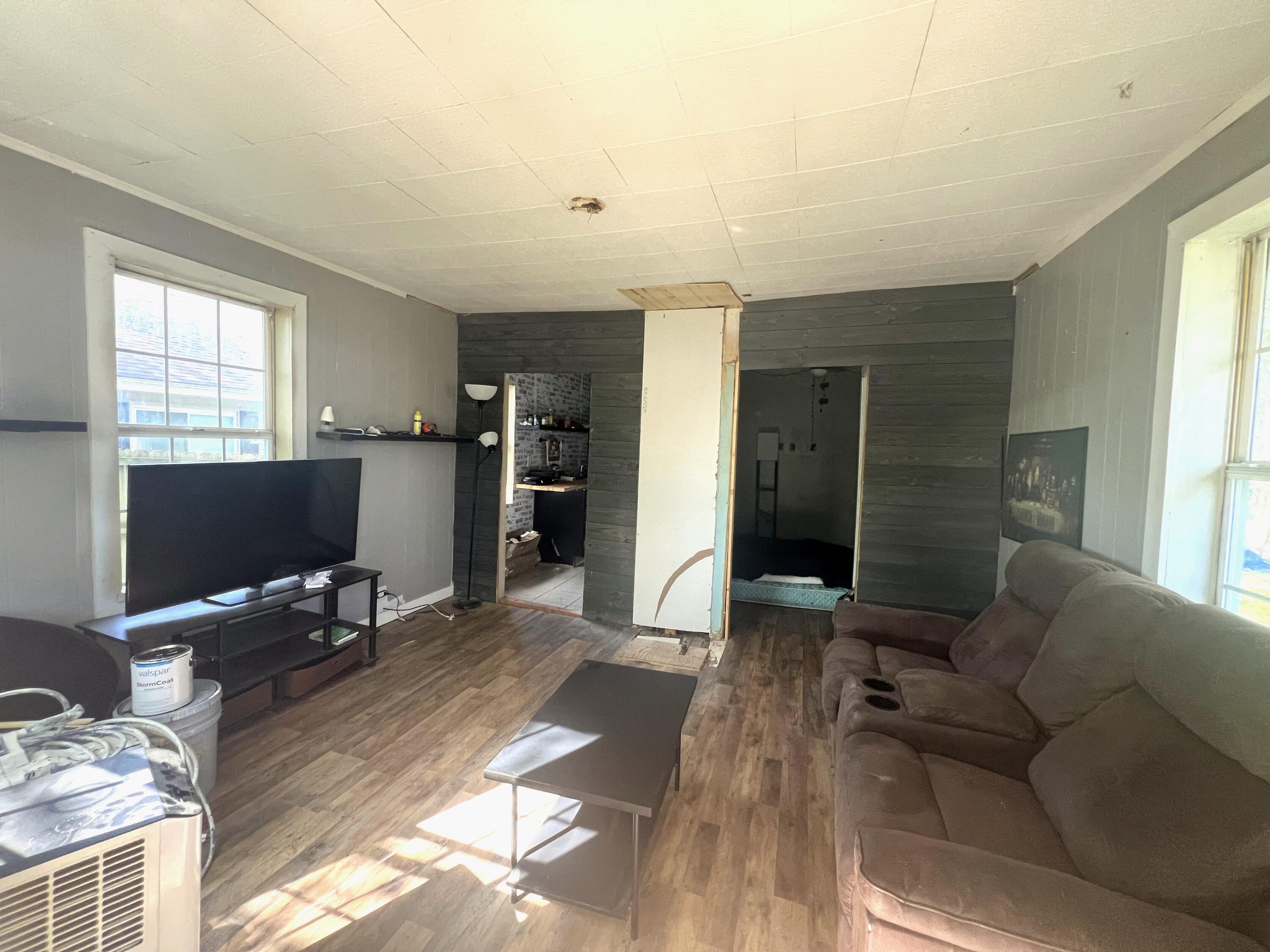 404 Grandview Street Property Photo 2
