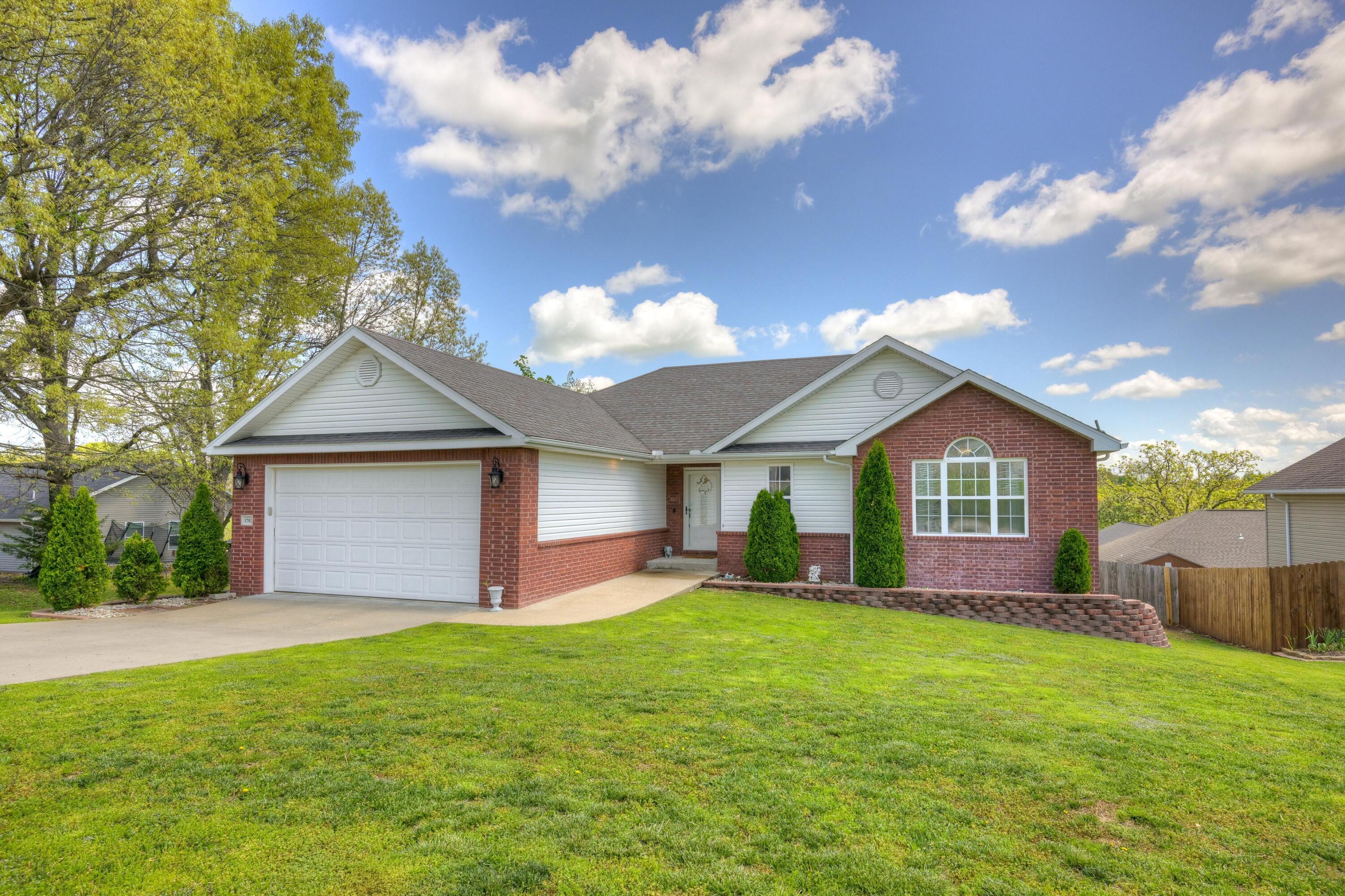 1702 Rosewood Drive Property Photo 2
