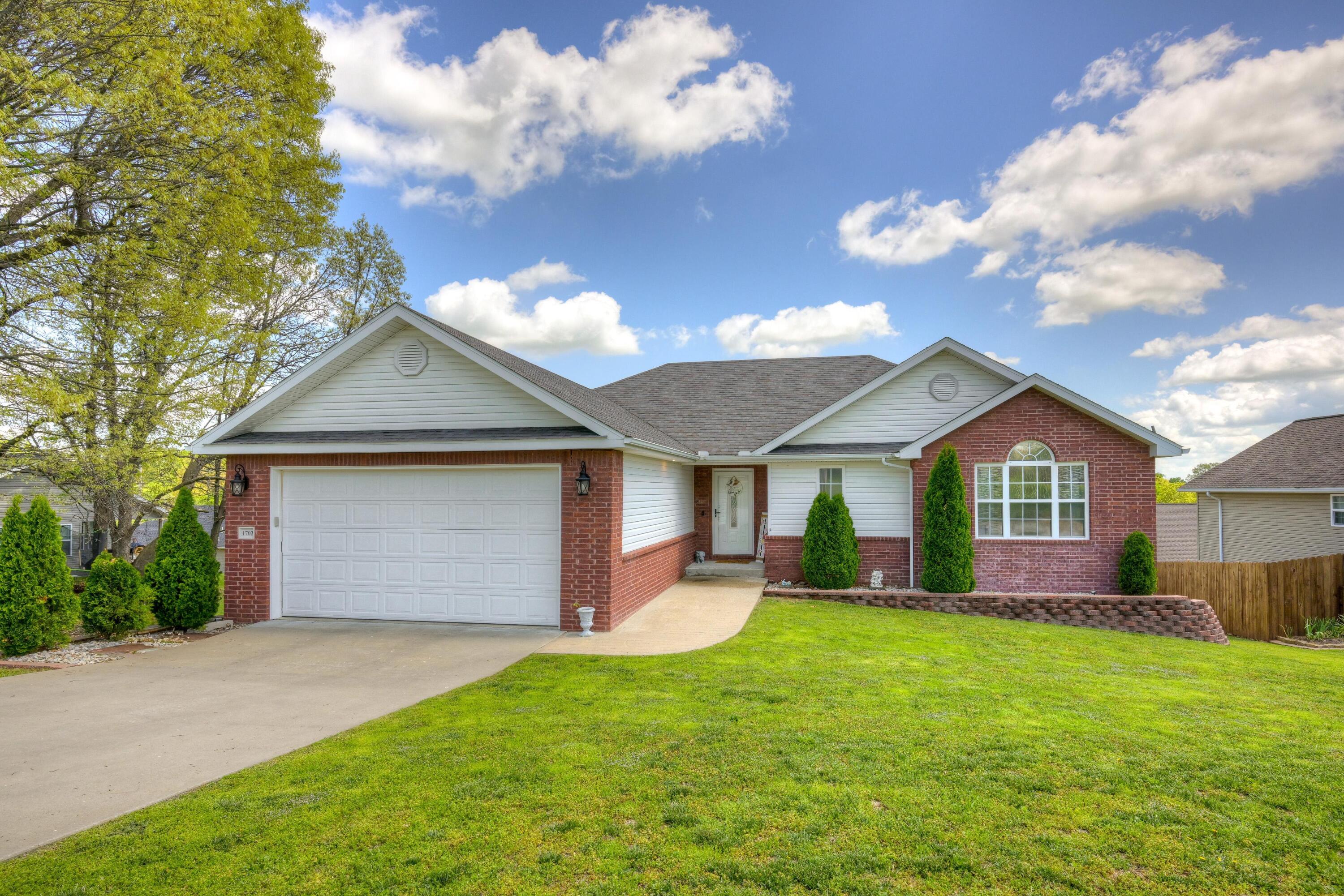 1702 Rosewood Drive Property Photo 3