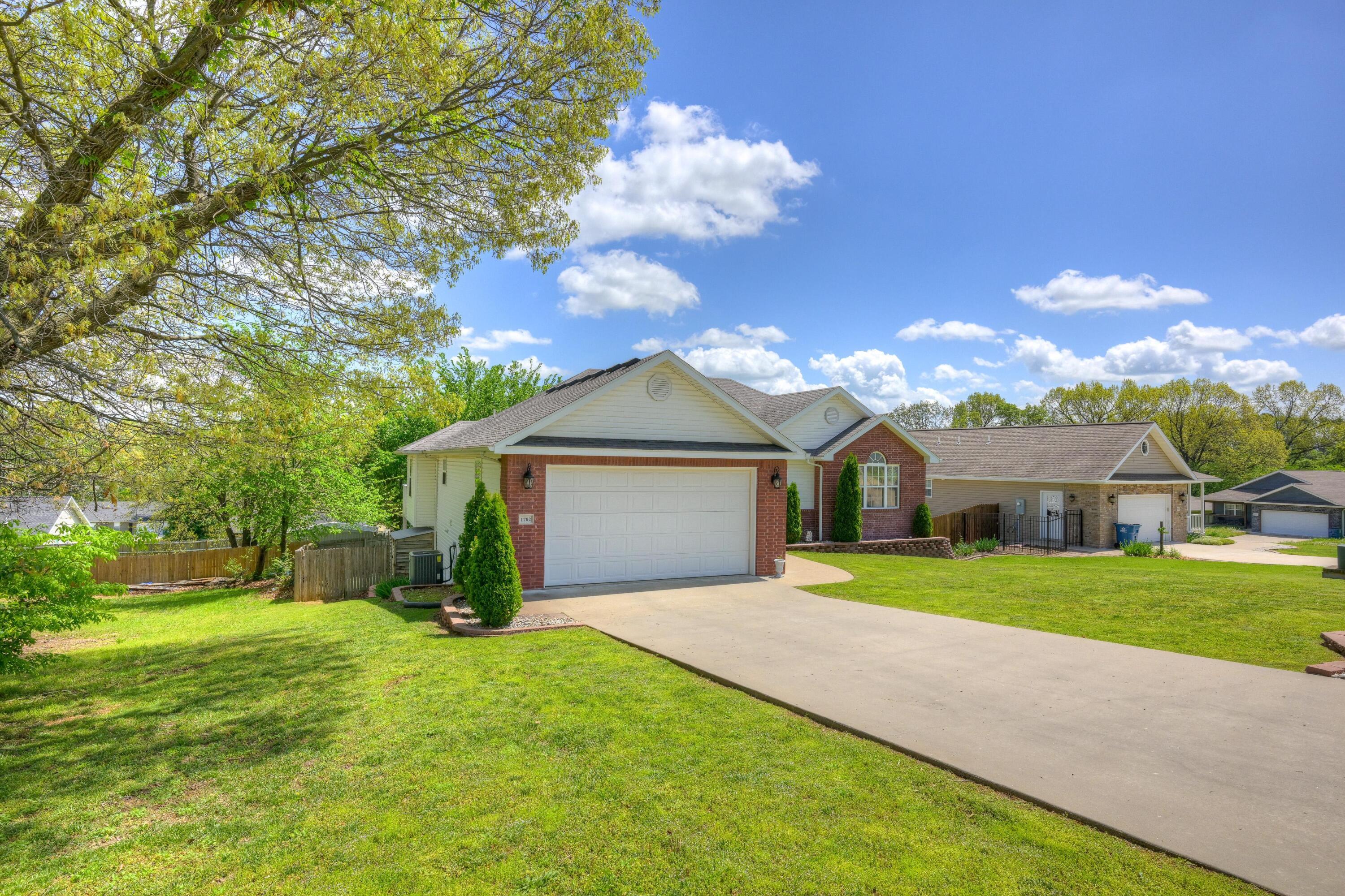 1702 Rosewood Drive Property Photo 4