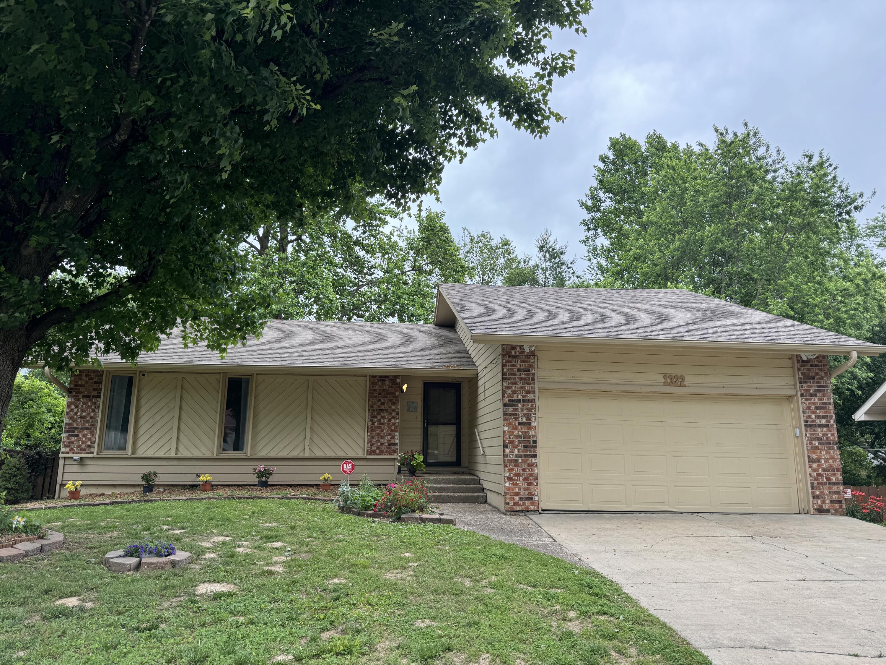 1322 South Sieger Drive Property Photo 1