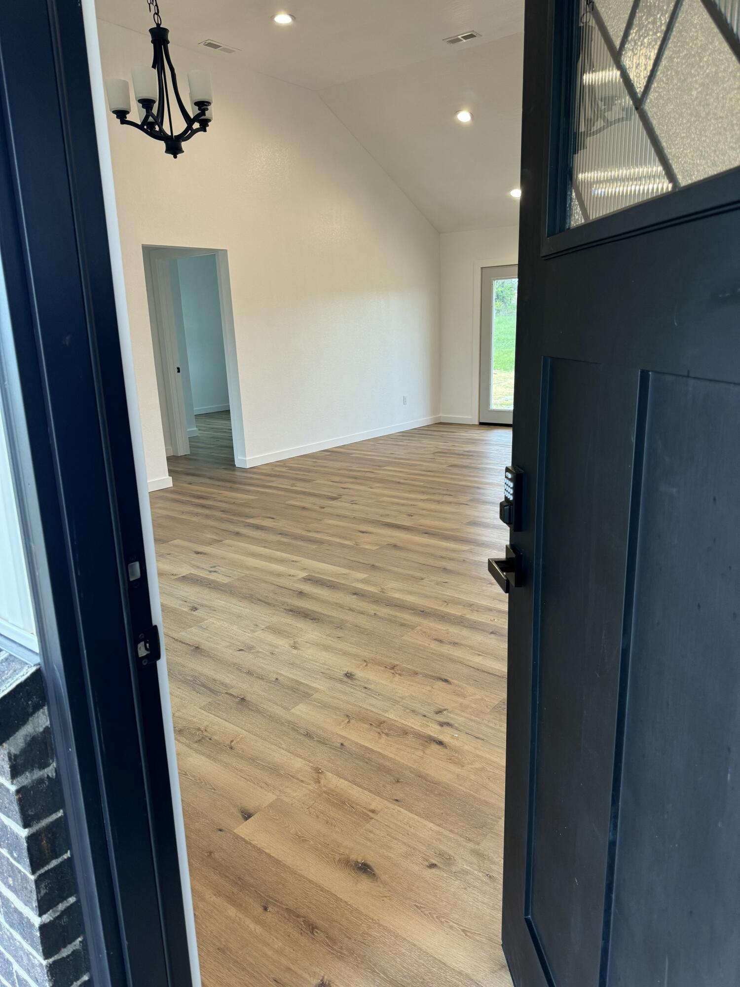 708 South High Property Photo 5