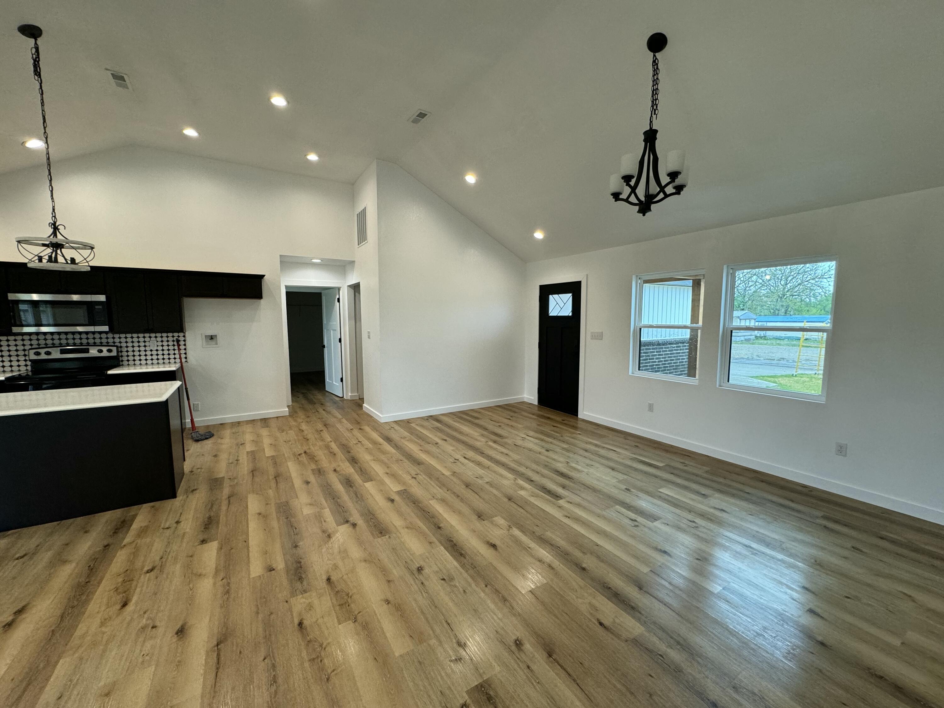 708 South High Property Photo 14