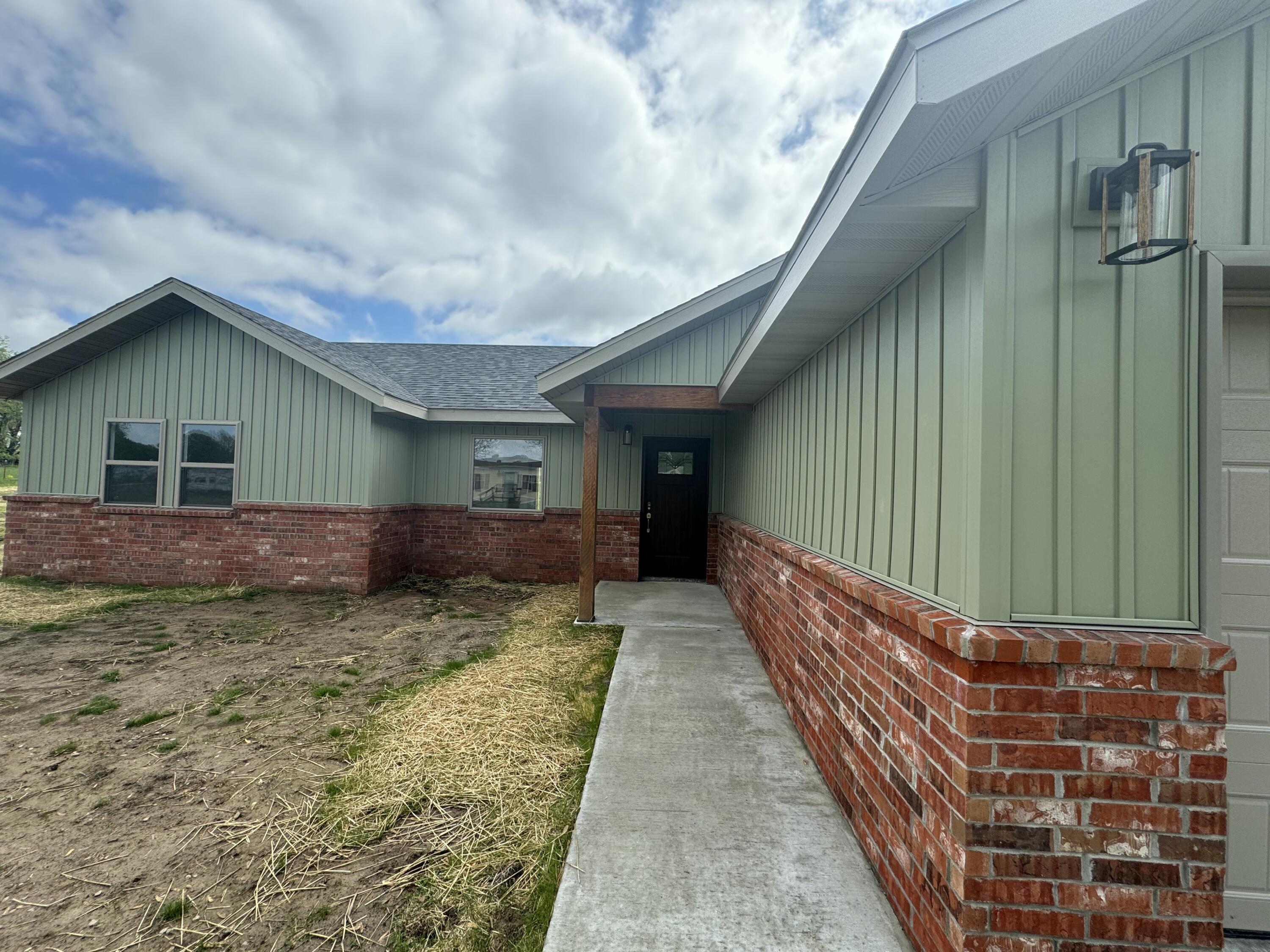710 South High Street Property Photo 4