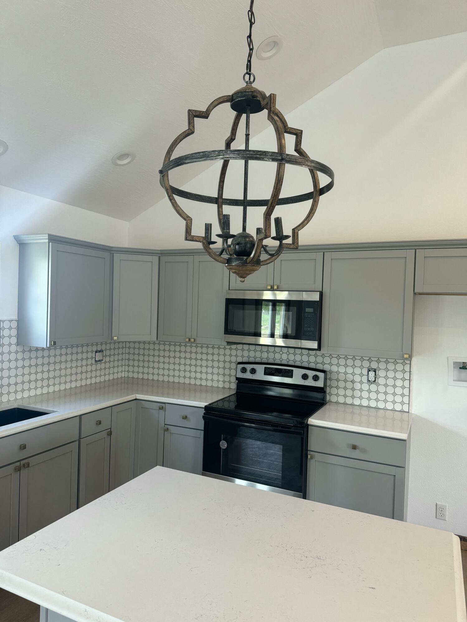 710 South High Street Property Photo 15
