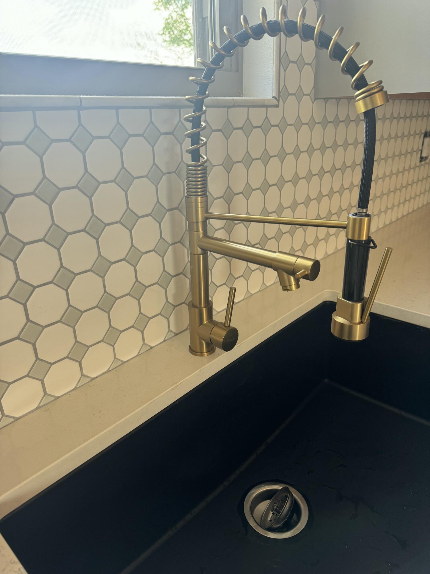 710 South High Street Property Photo 16