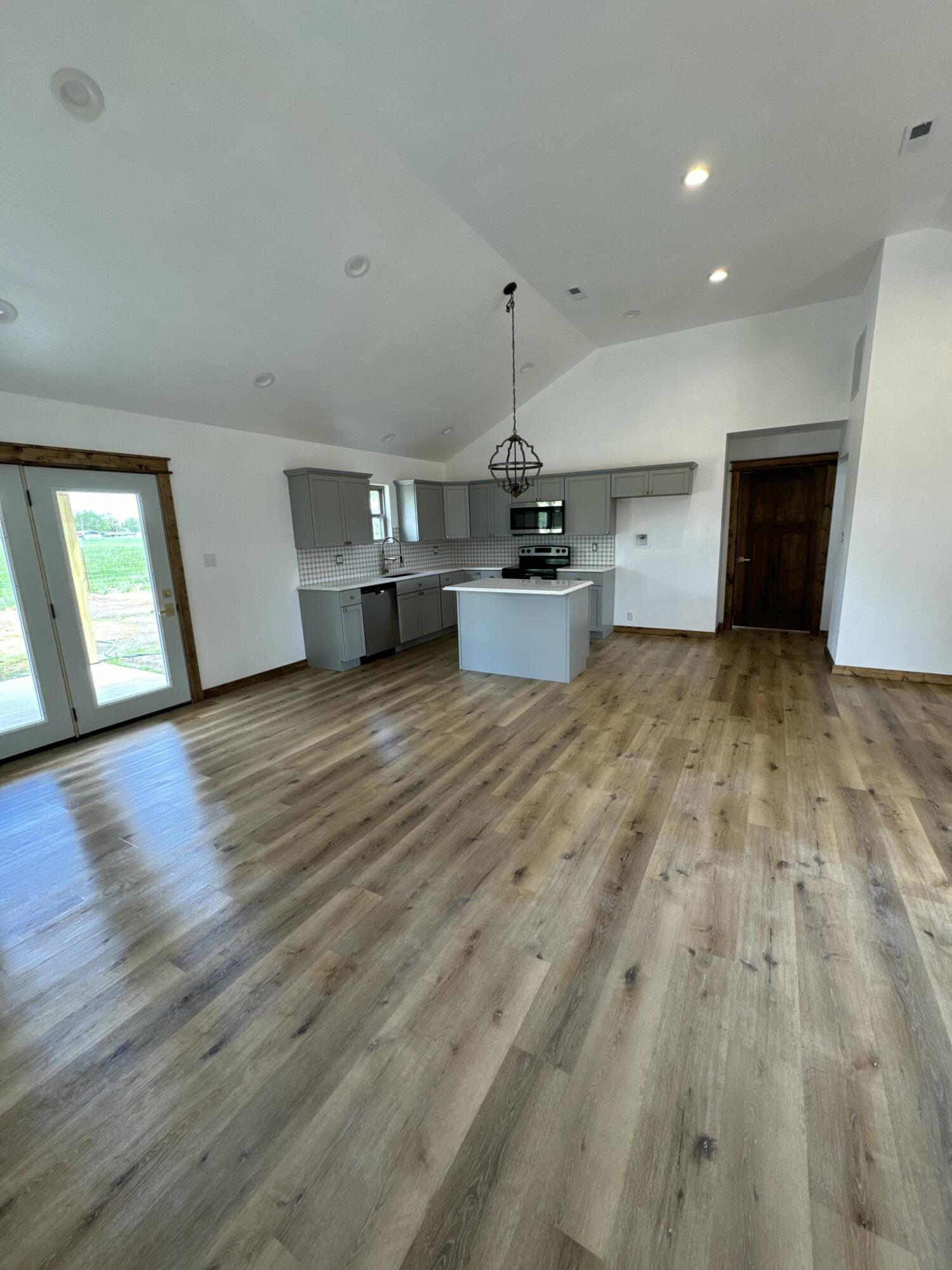 710 South High Street Property Photo 18