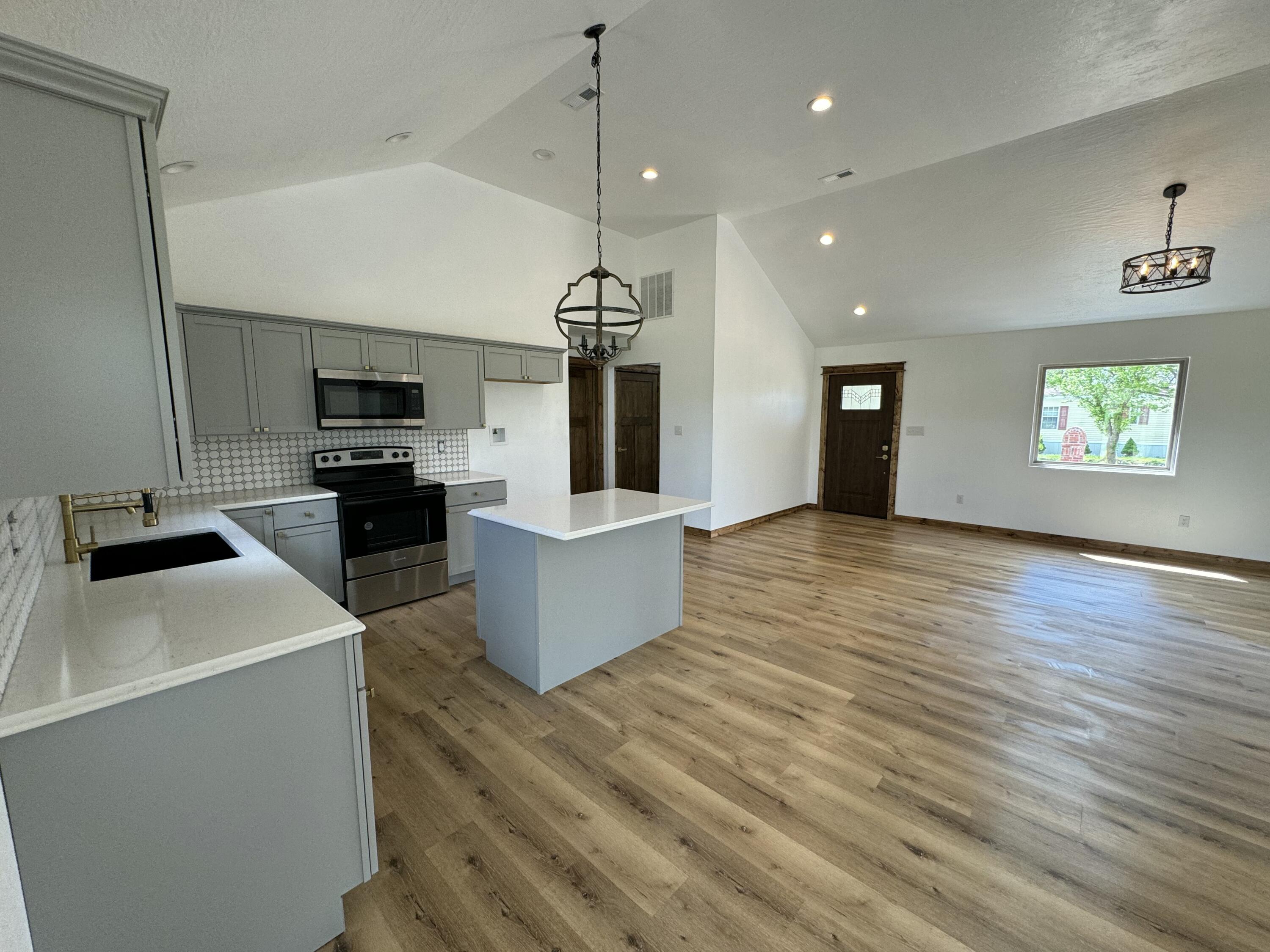 710 South High Street Property Photo 19
