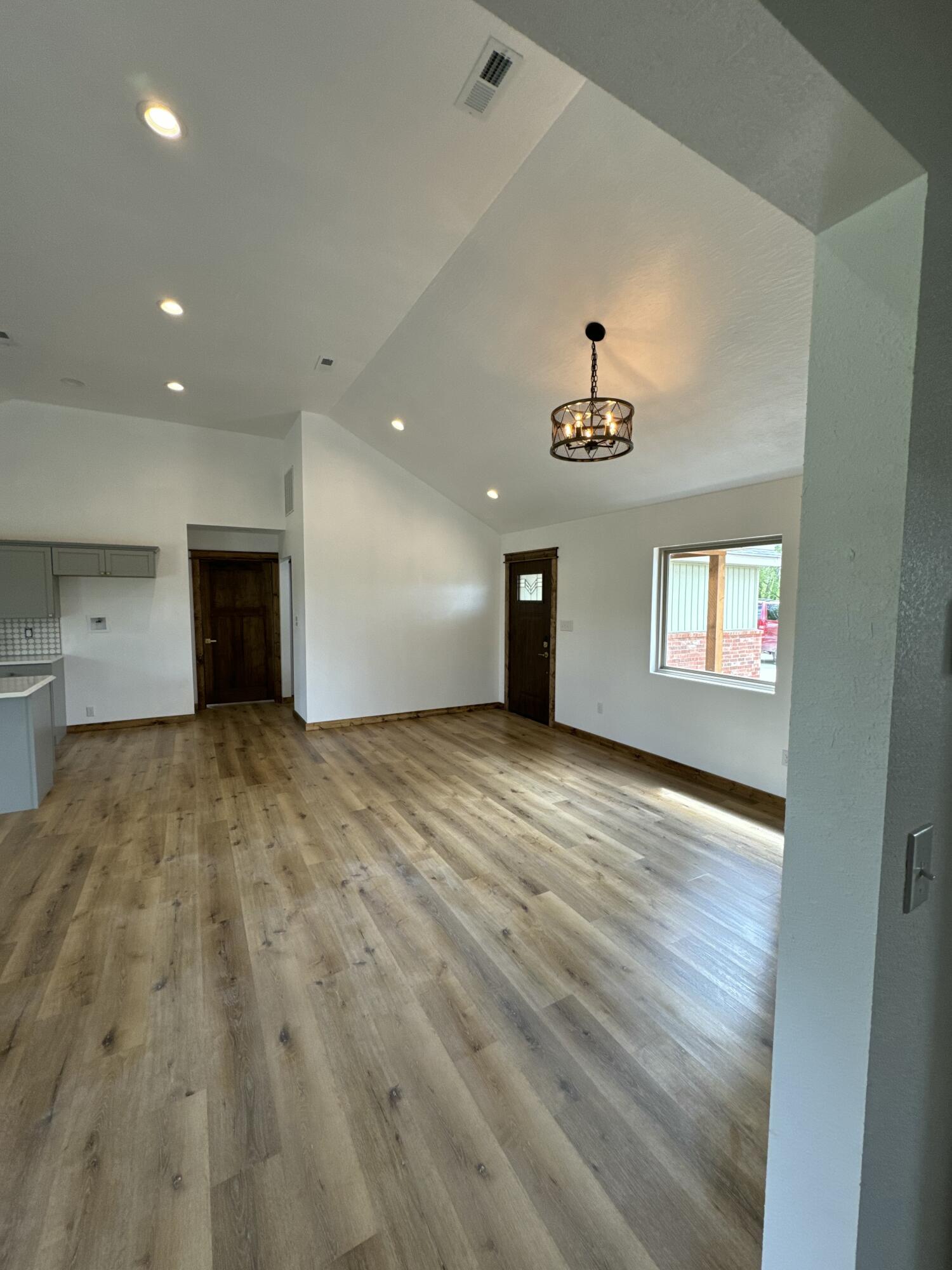 710 South High Street Property Photo 20