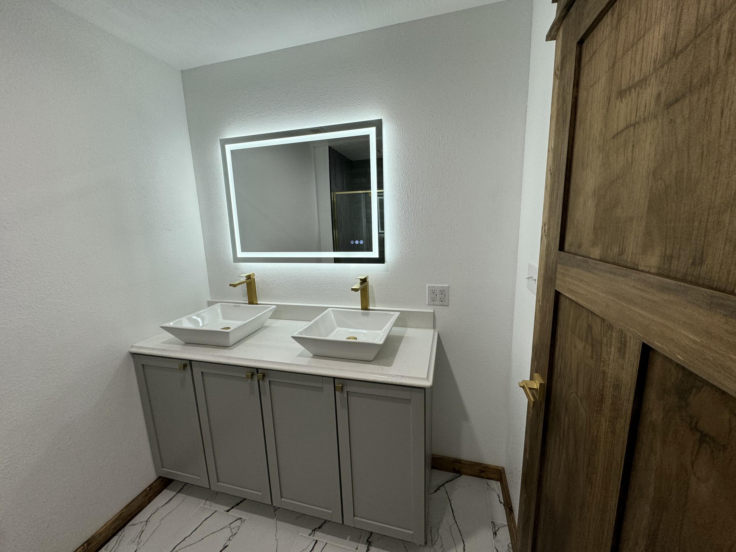 710 South High Street Property Photo 30