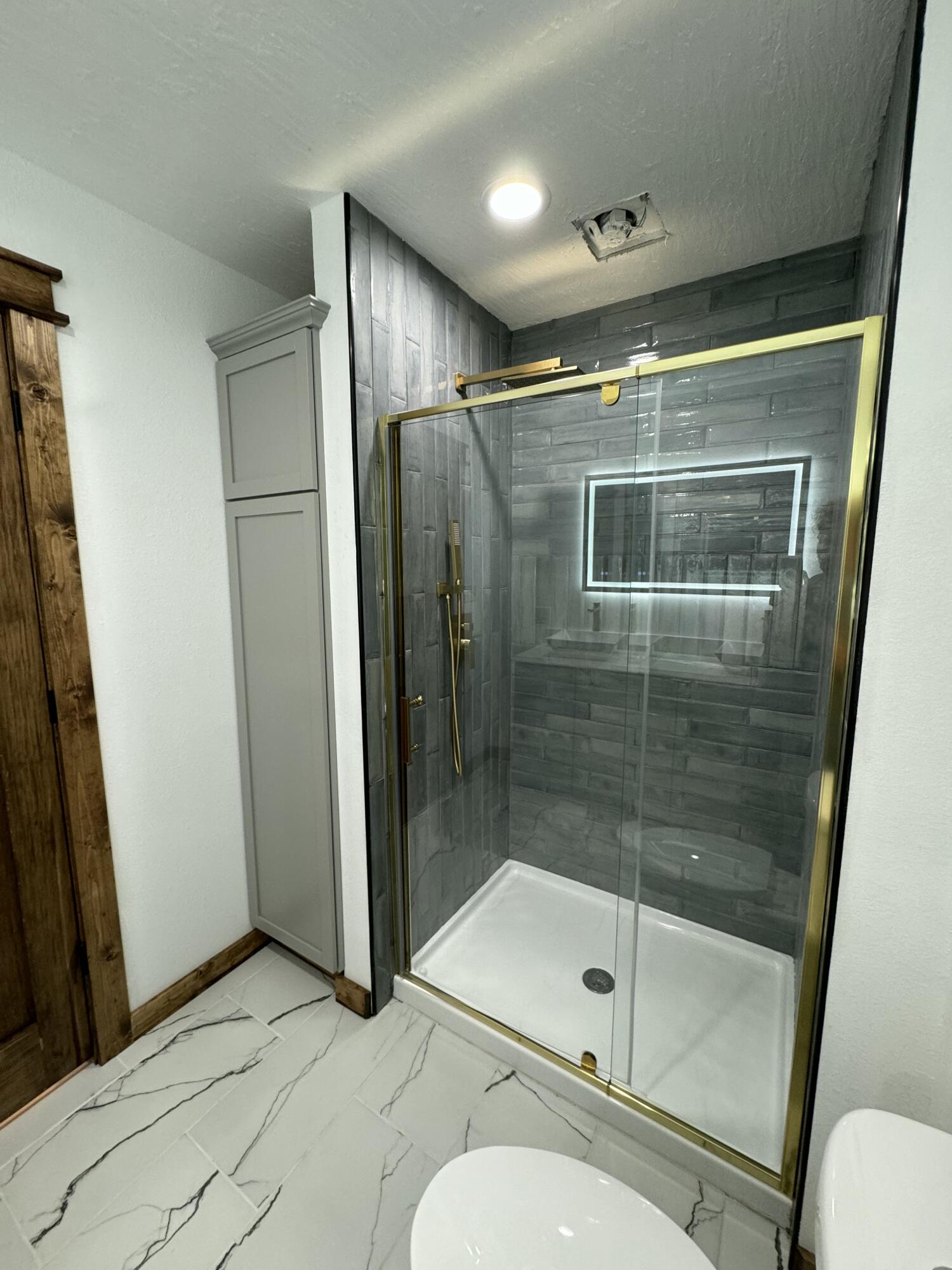 710 South High Street Property Photo 31
