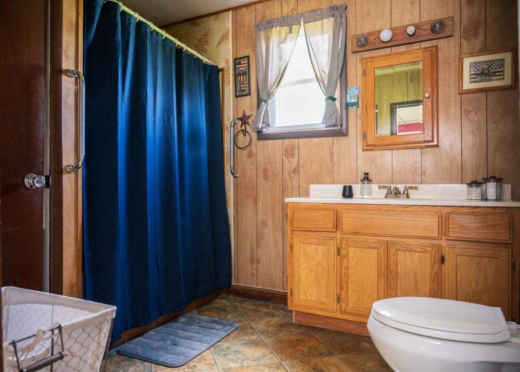 17627 Highway B Property Photo 14
