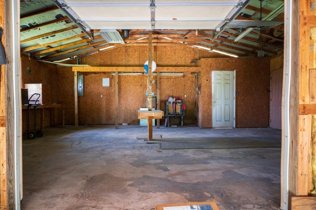 17627 Highway B Property Photo 27
