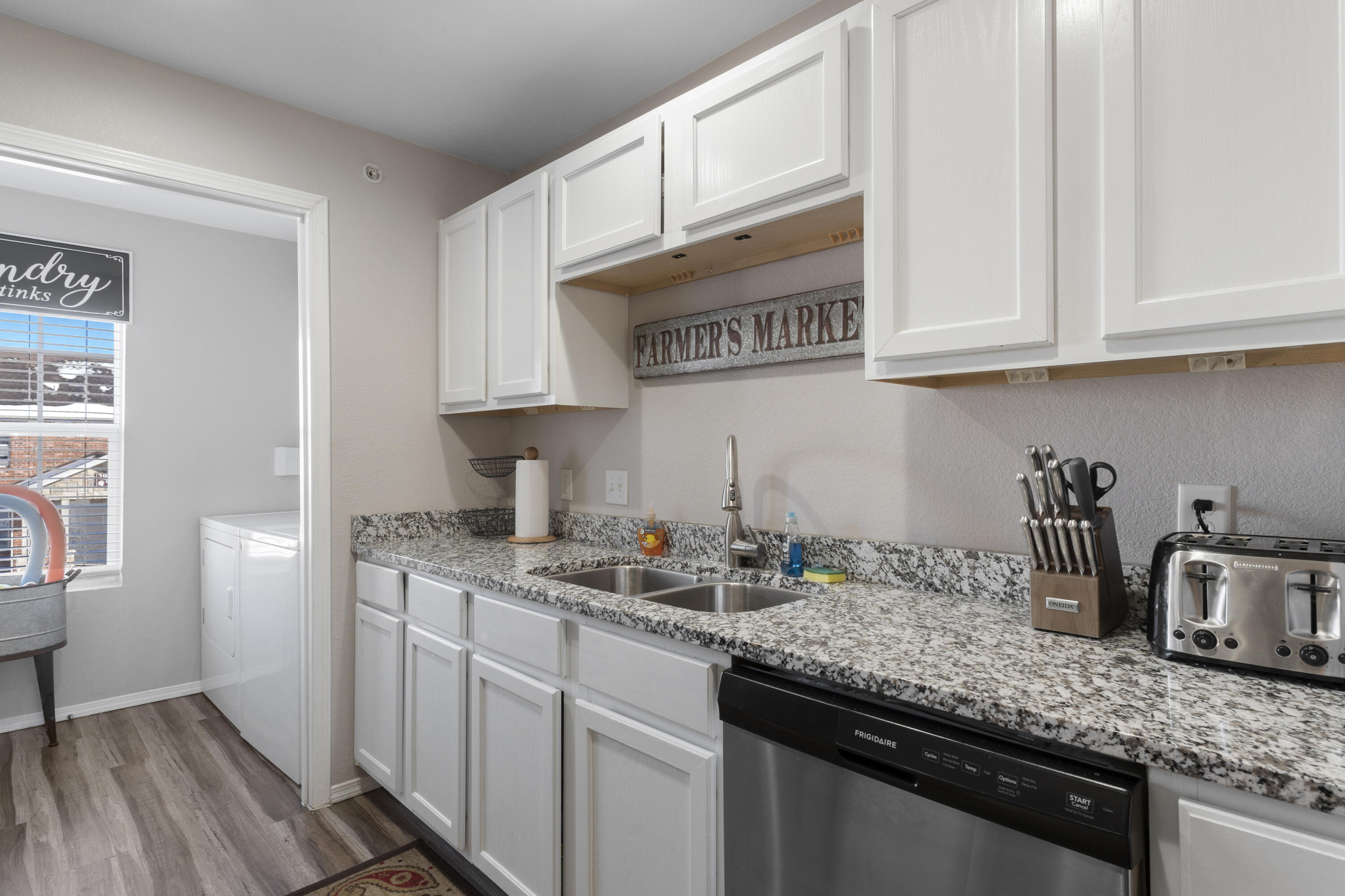 2906 Vineyards Parkway Property Photo 10