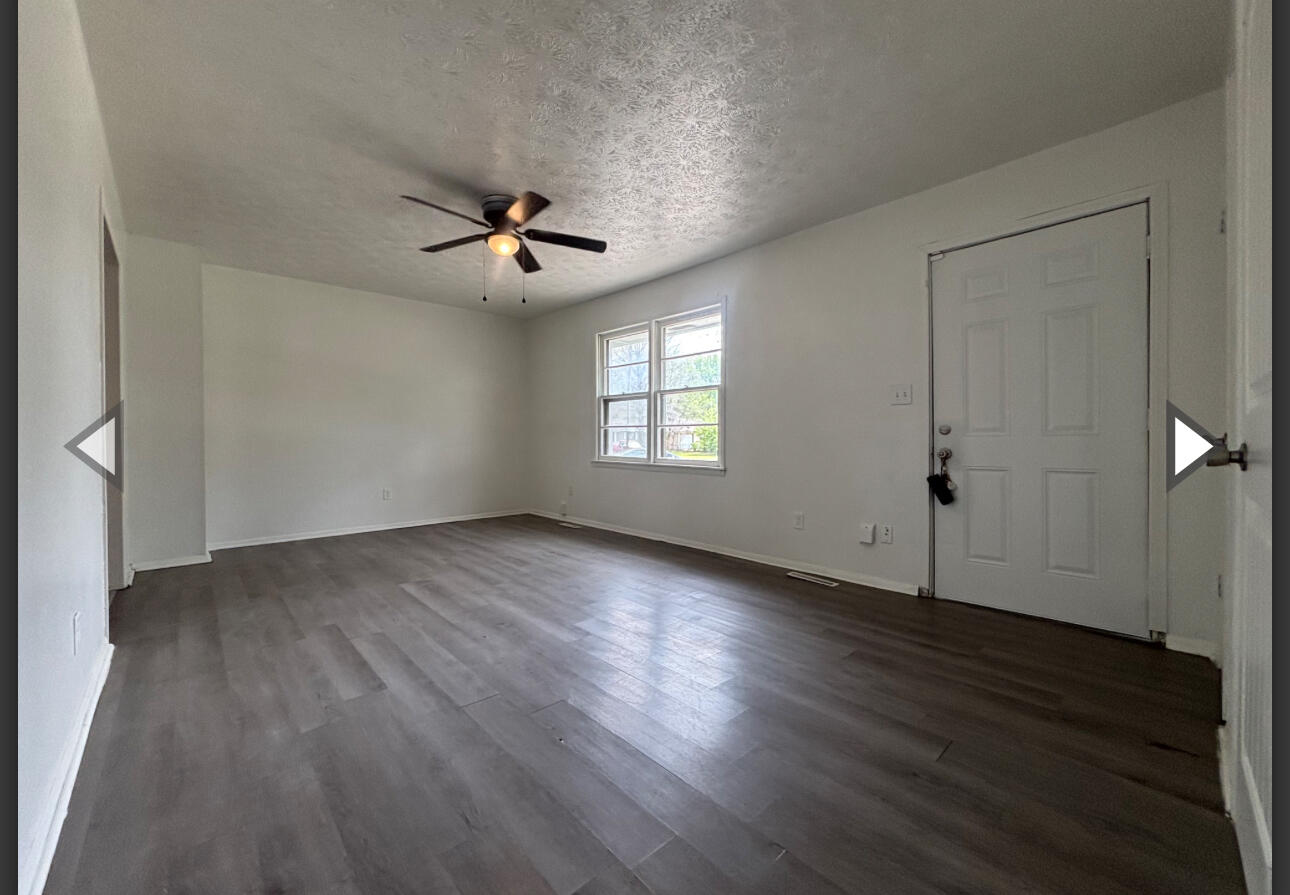 2541 East Commercial Street Property Photo 2