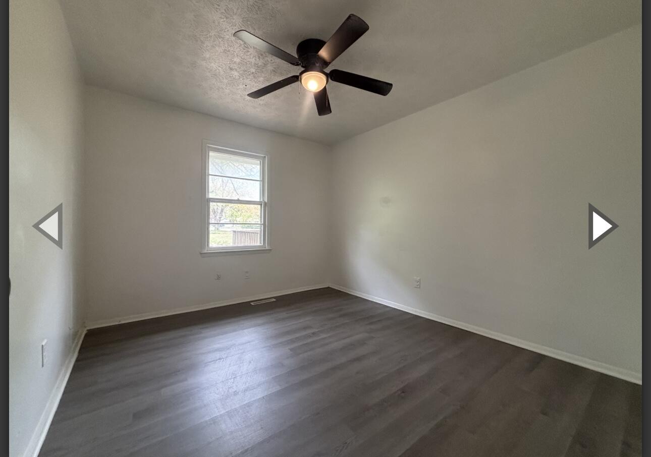 2541 East Commercial Street Property Photo 4