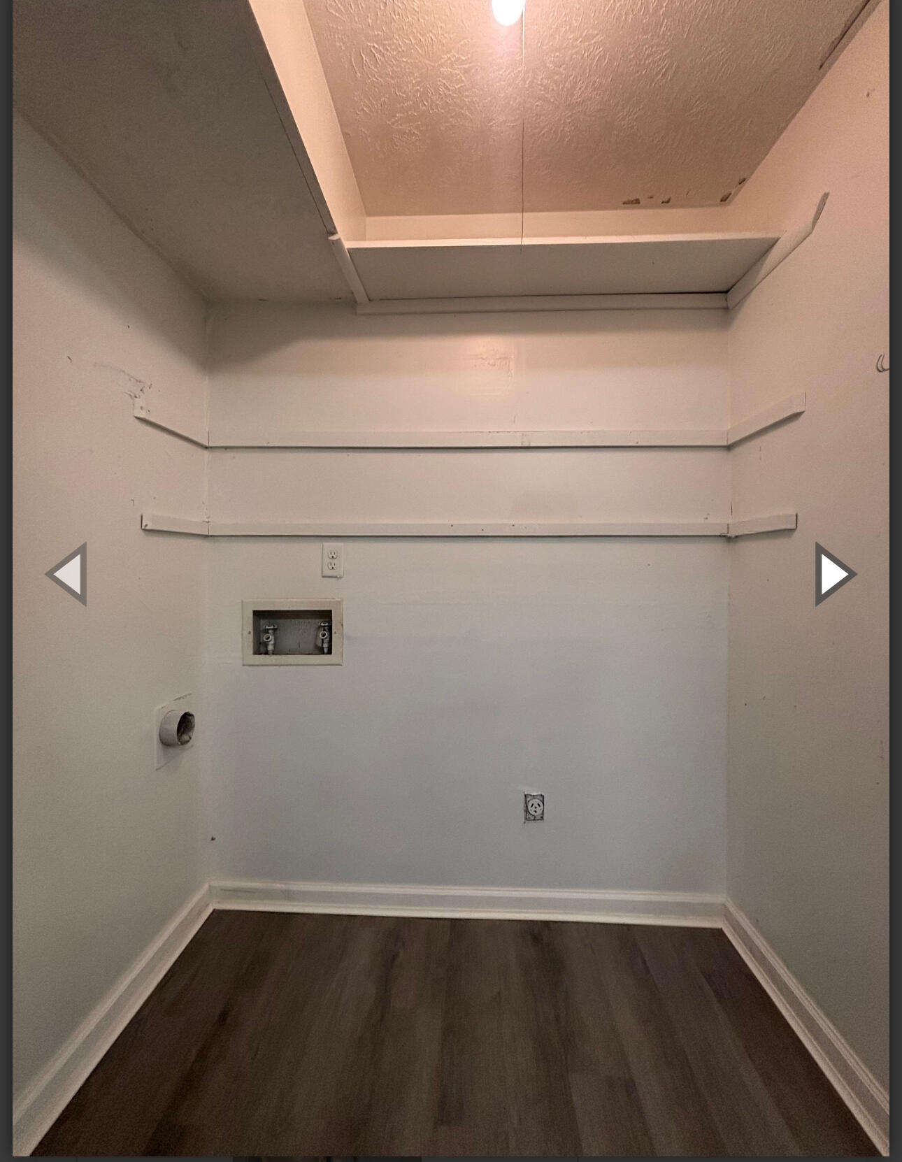 2541 East Commercial Street Property Photo 9
