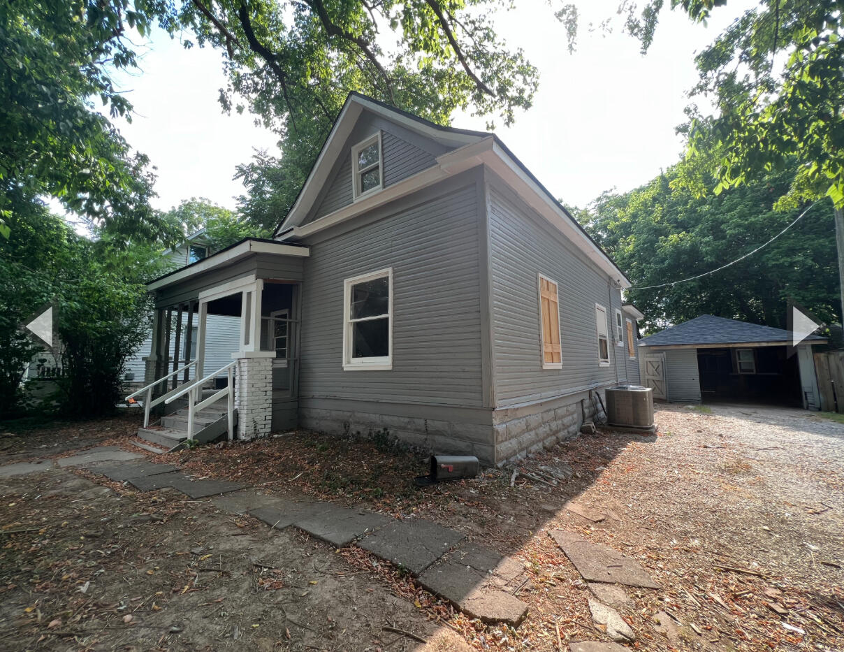 839 South Weaver Avenue Property Photo 1