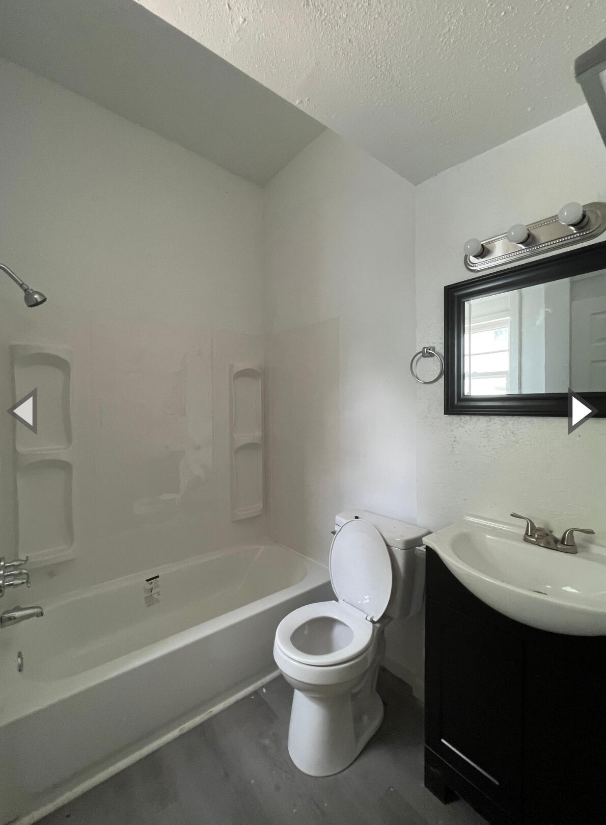 839 South Weaver Avenue Property Photo 7