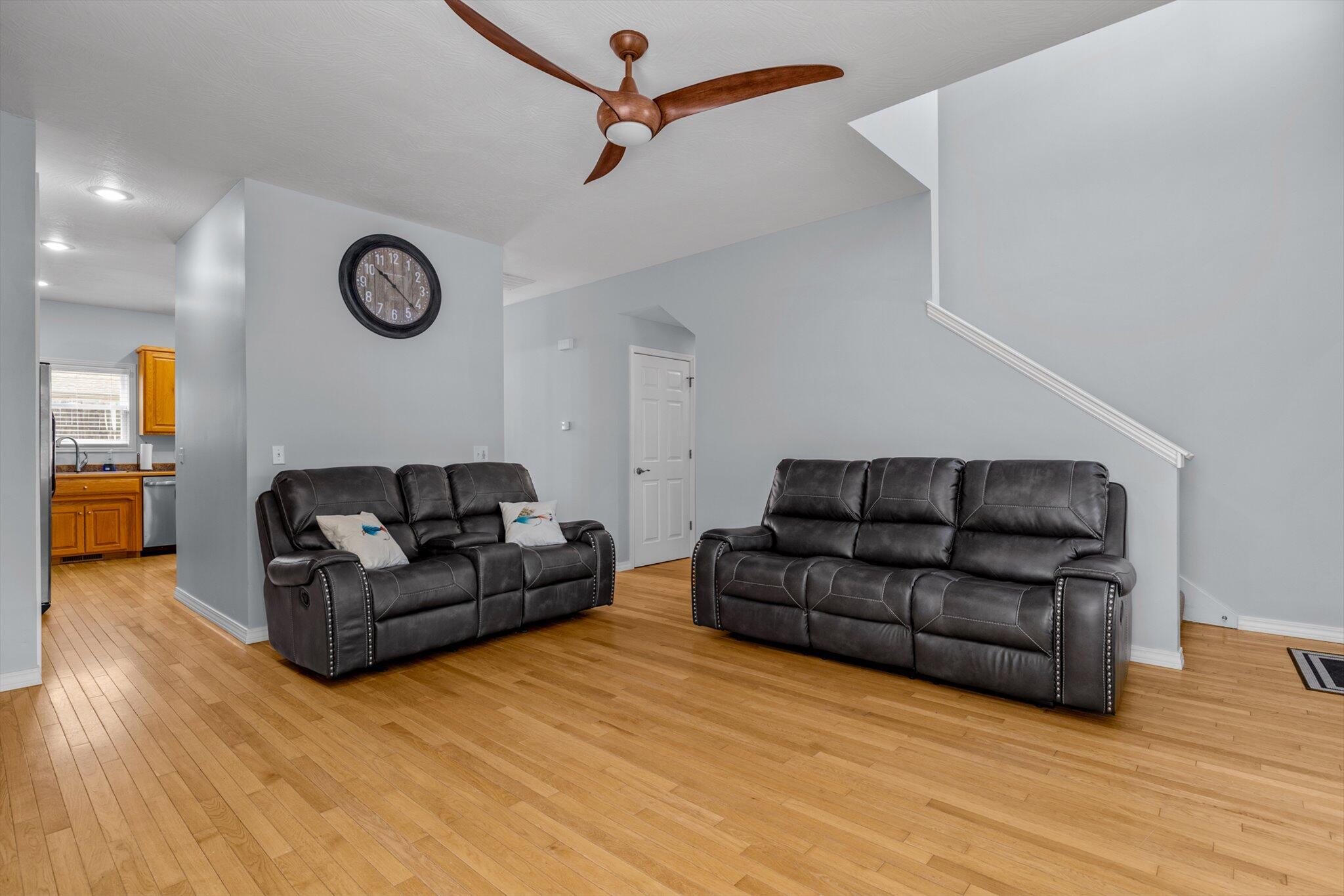 702 East St Charles Street Property Photo 5