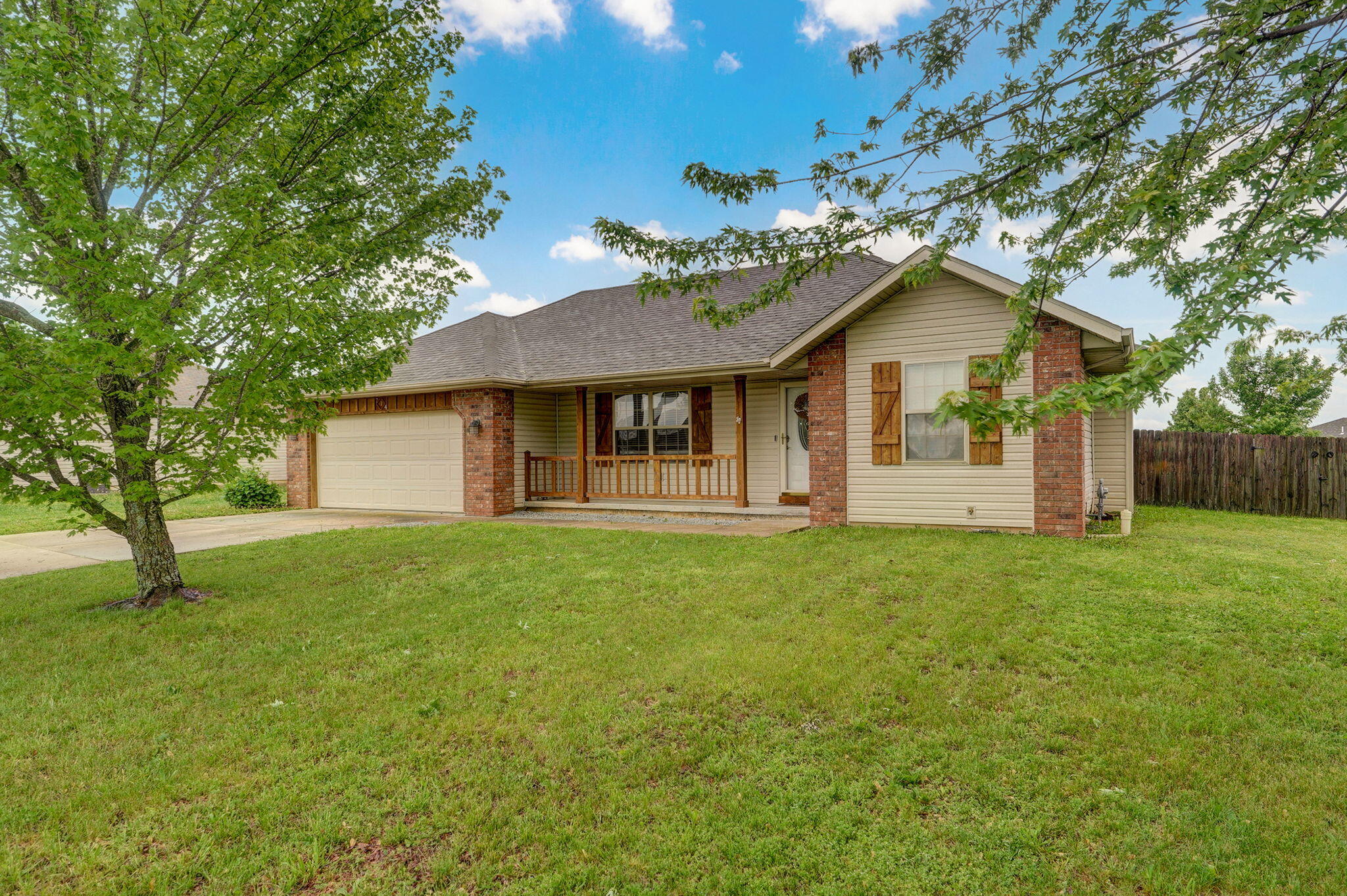 714 West Lexington Circle Property Photo