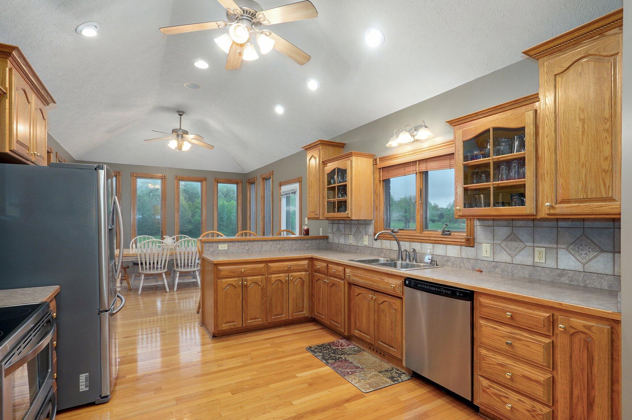 300 Secret Spring Drive Property Photo 16