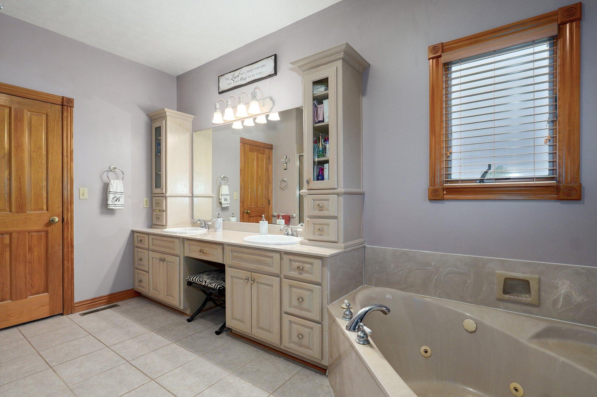 300 Secret Spring Drive Property Photo 27