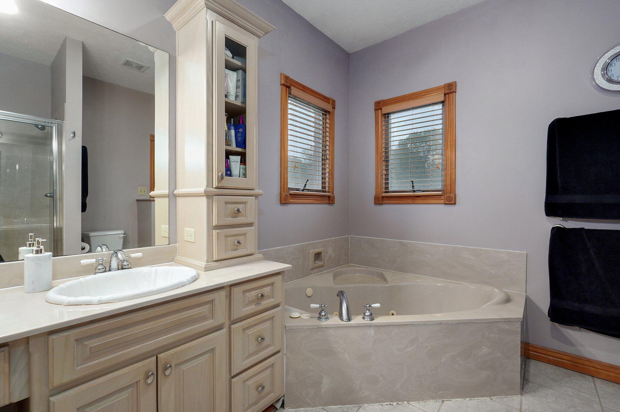 300 Secret Spring Drive Property Photo 28