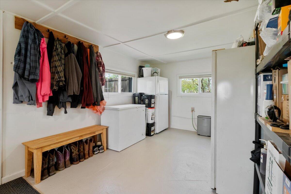 5765 North Highway E Property Photo 14