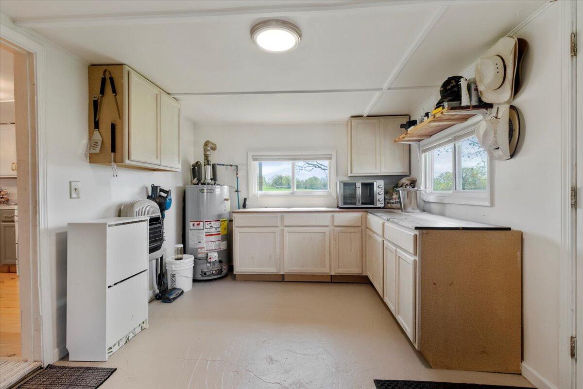 5765 North Highway E Property Photo 15