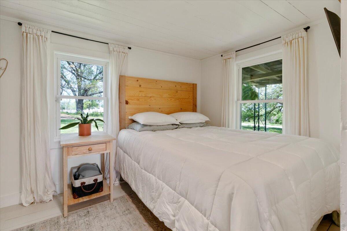 5765 North Highway E Property Photo 16