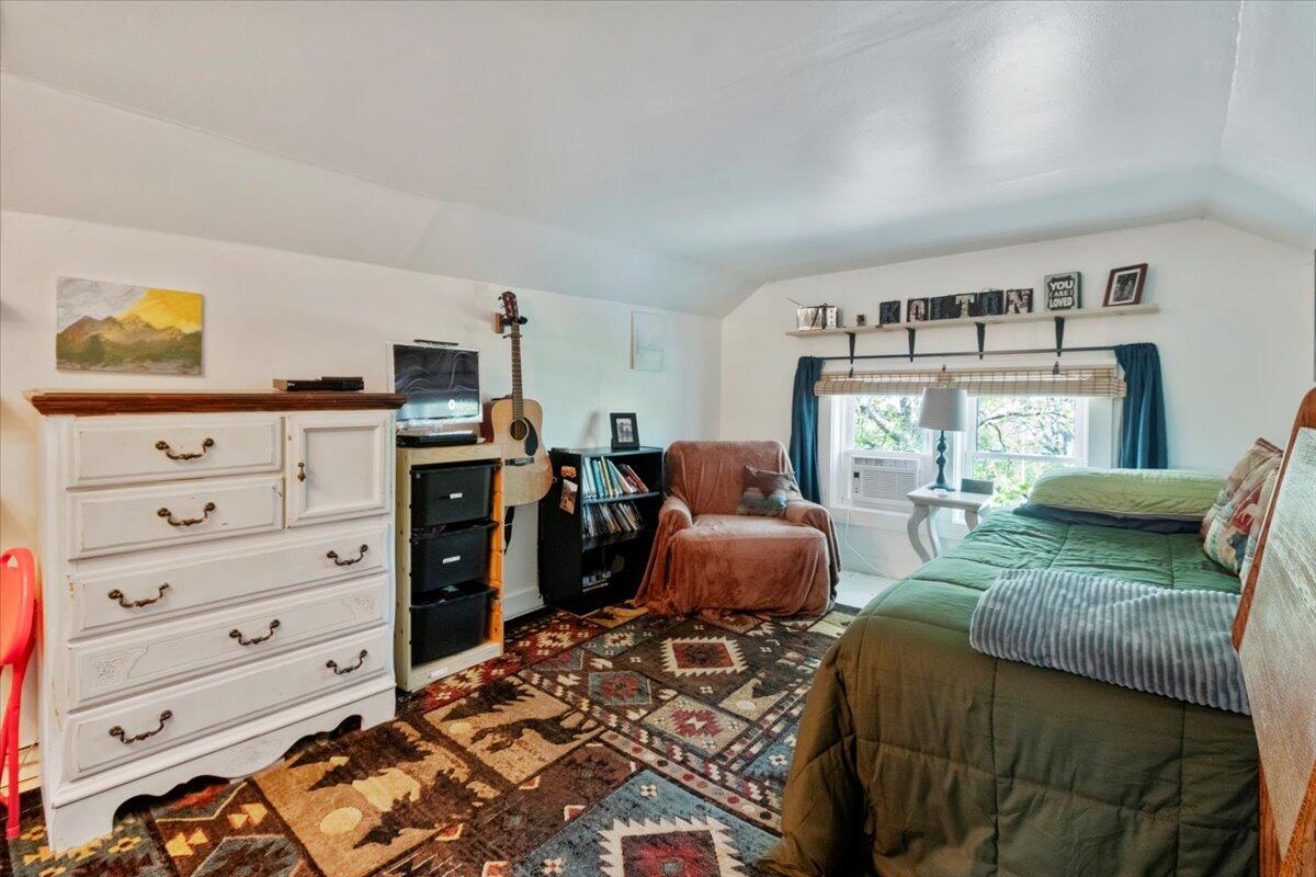 5765 North Highway E Property Photo 21