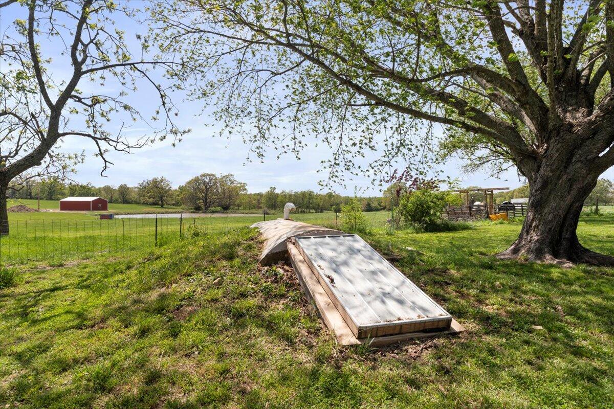 5765 North Highway E Property Photo 25