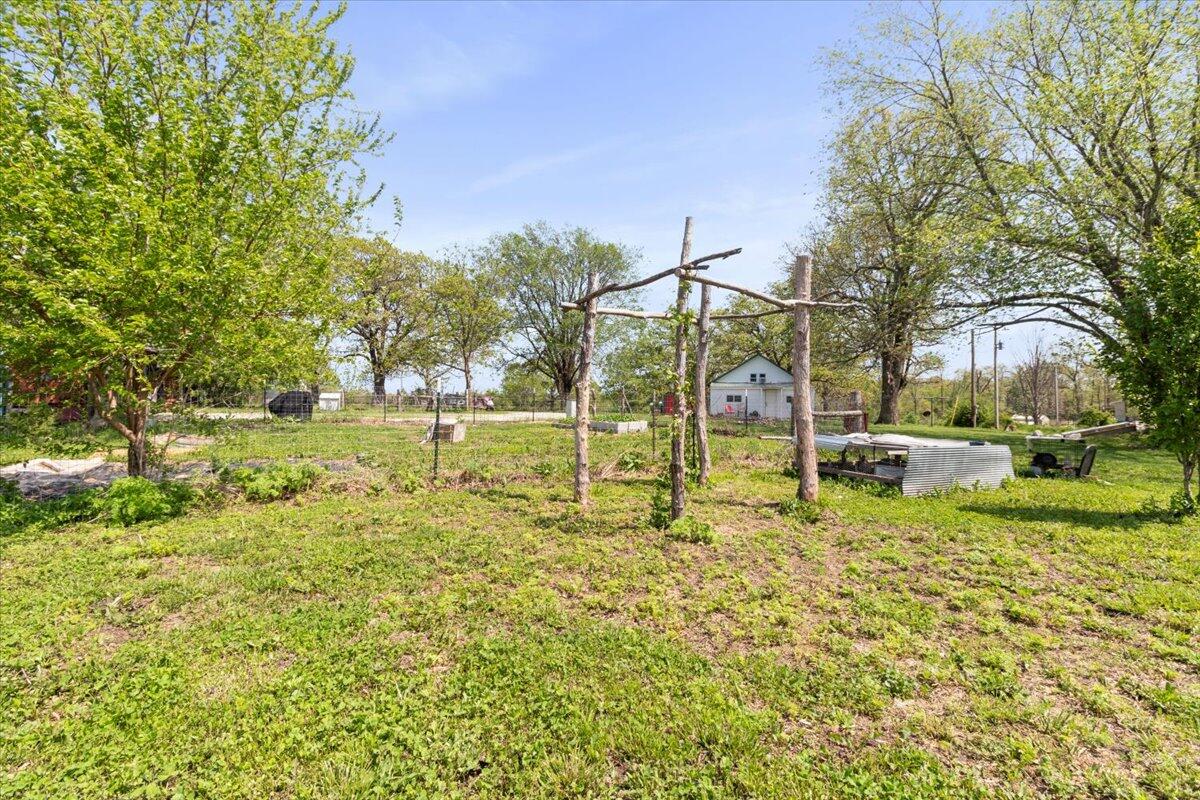 5765 North Highway E Property Photo 27