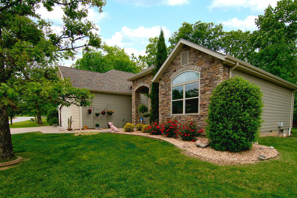 71 Fox Hollow Road Property Photo