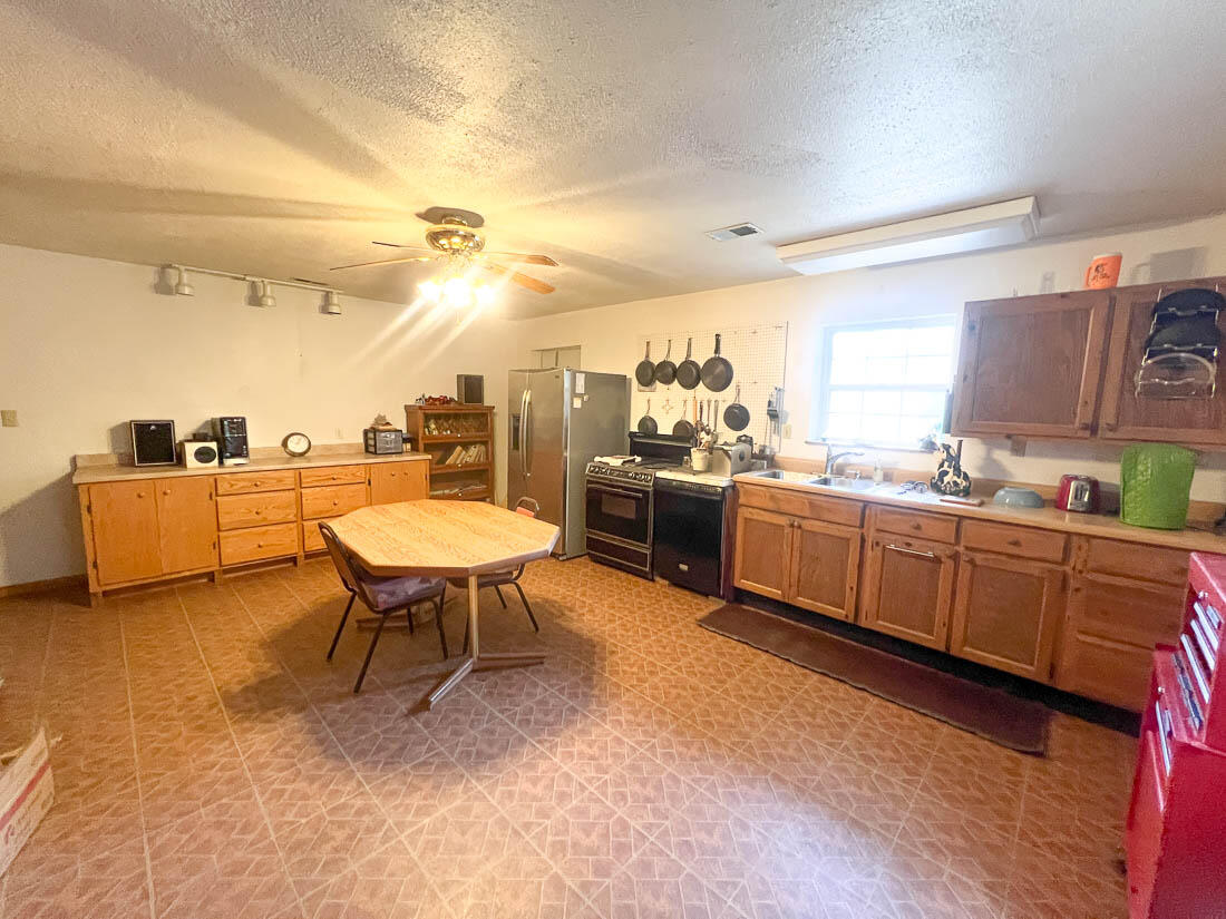 4476 Lazy Acres Road Property Photo 8