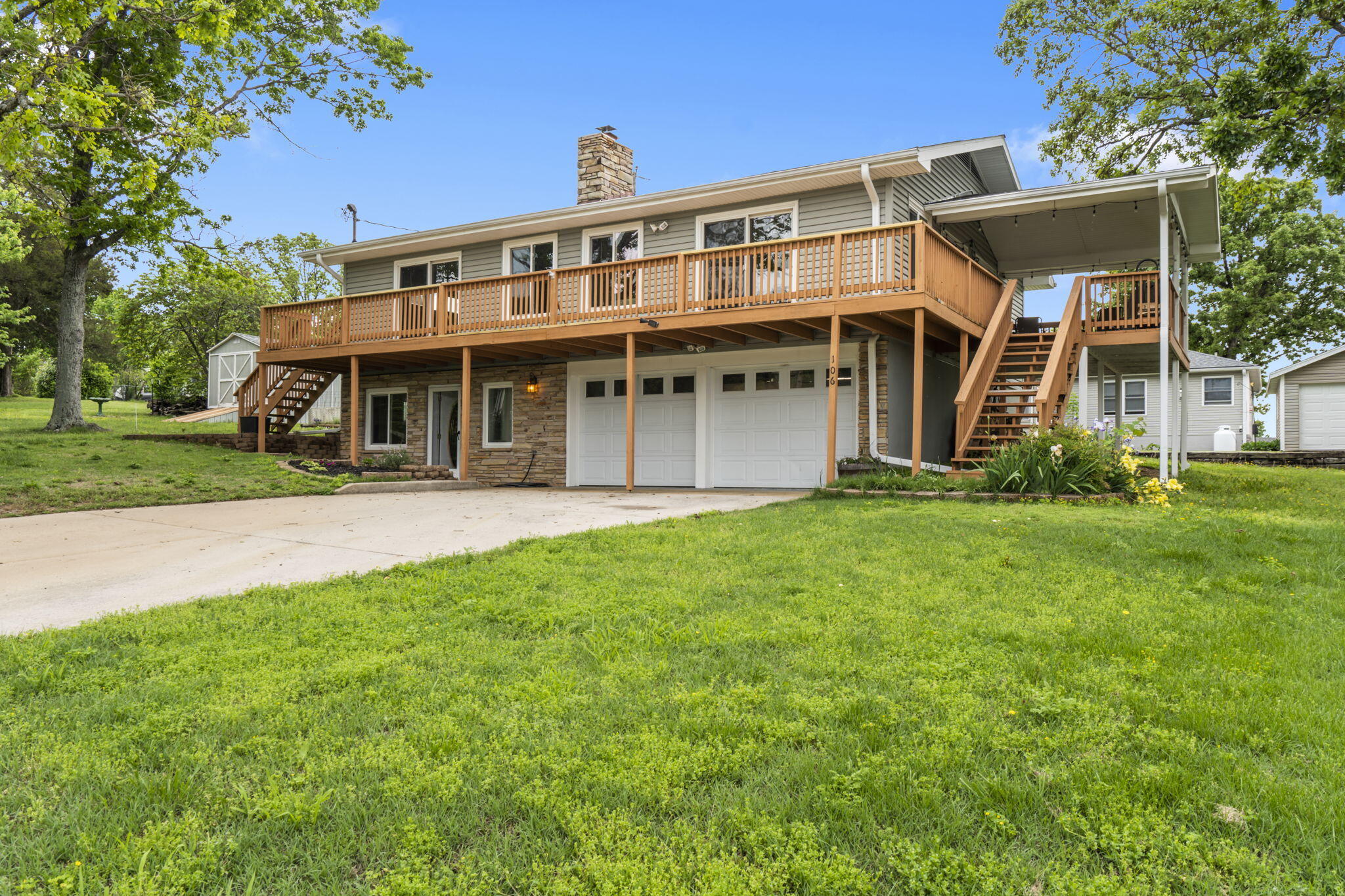 106 South Lakeshore Drive Property Photo 1