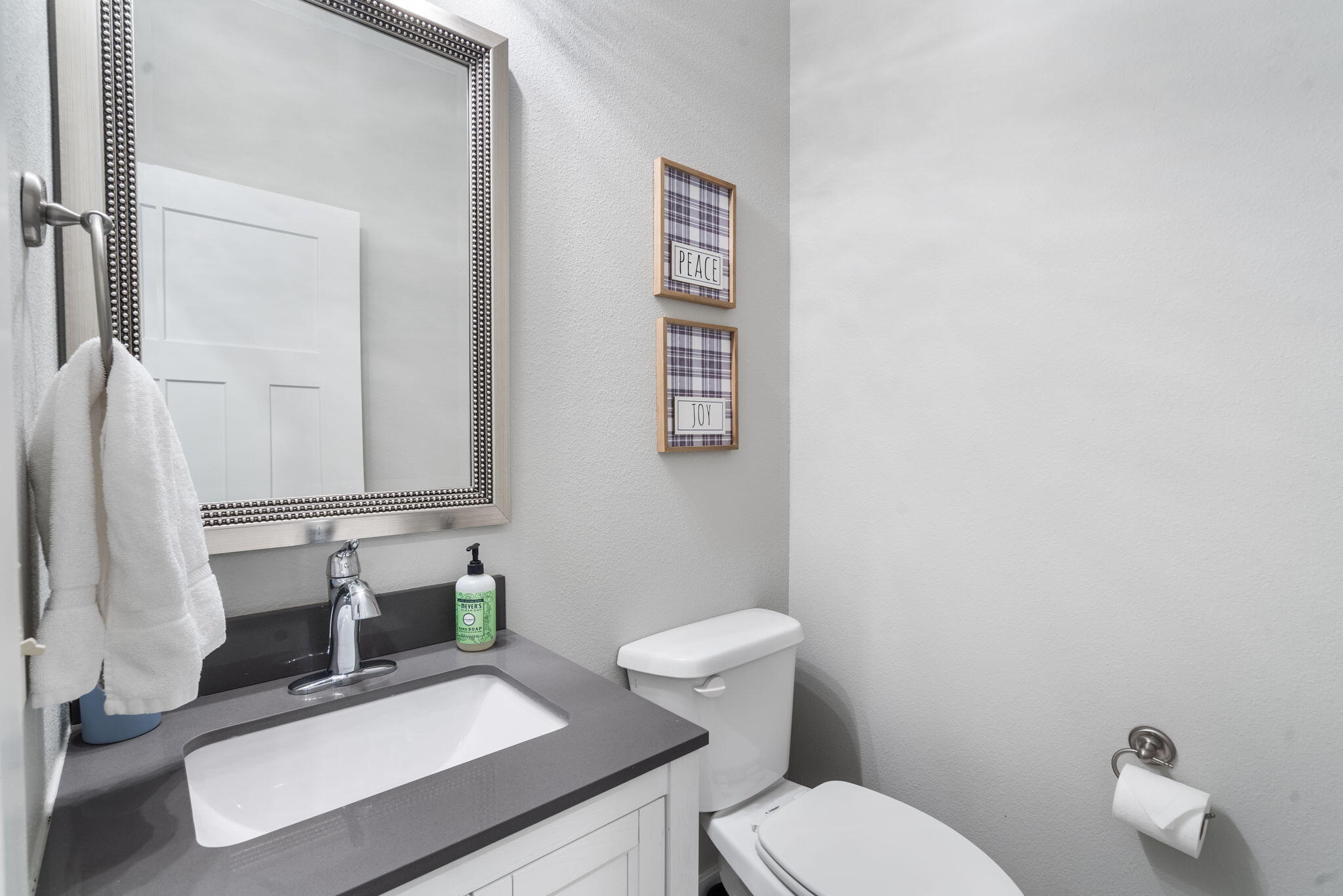 902 East Clare Court Property Photo 31
