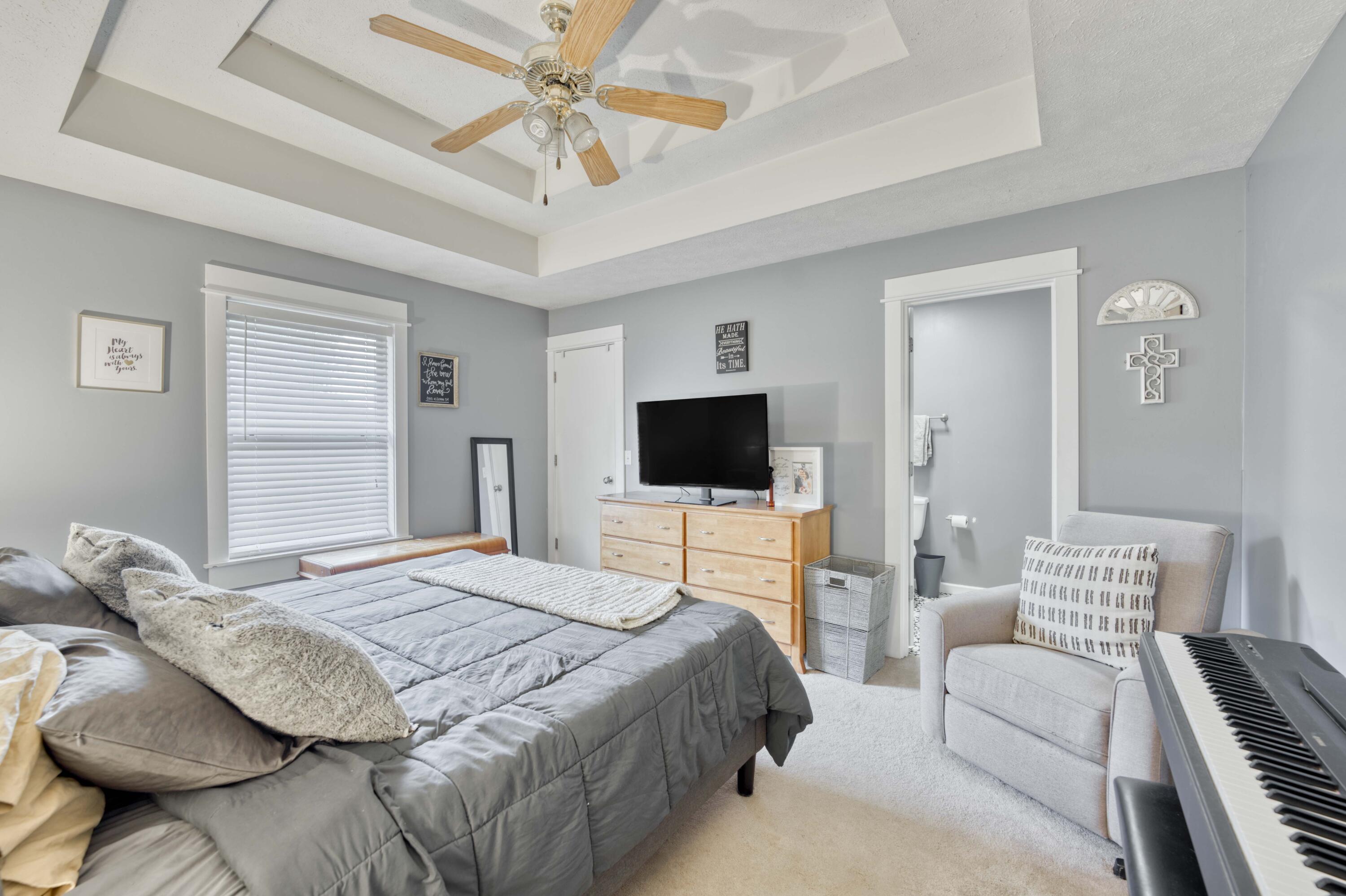 4296 South Hemlock Avenue Property Photo 20