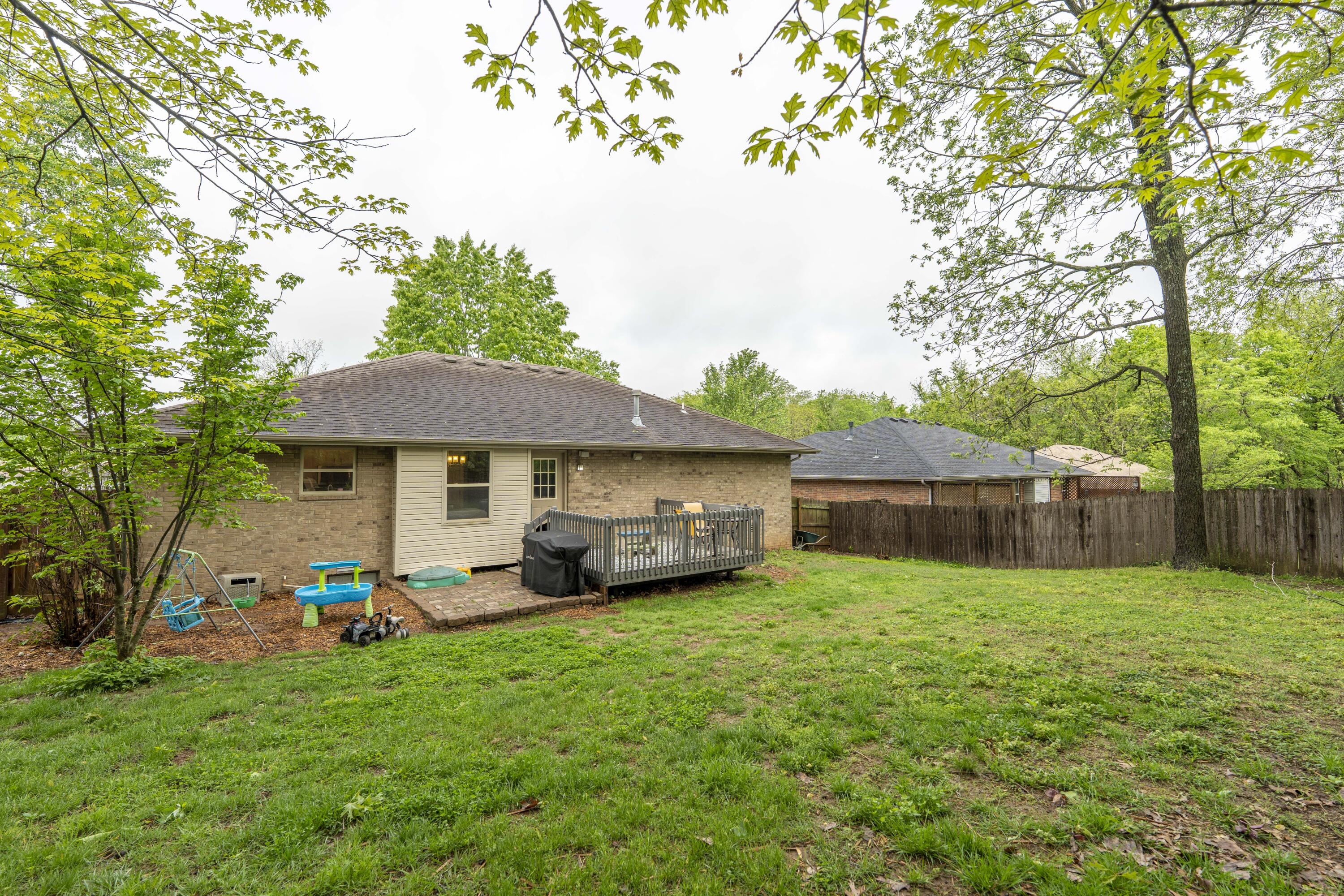 4296 South Hemlock Avenue Property Photo 25