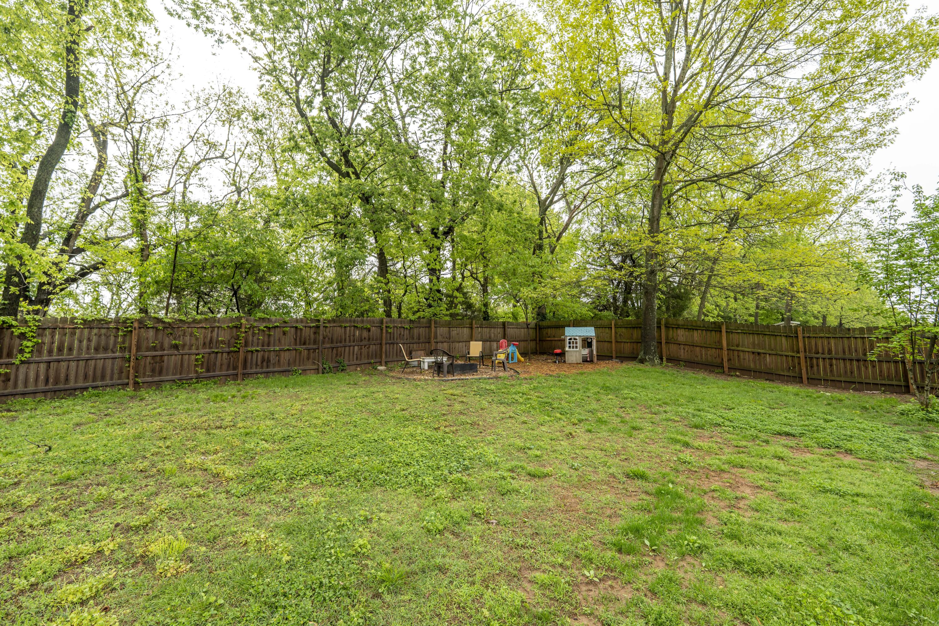 4296 South Hemlock Avenue Property Photo 26