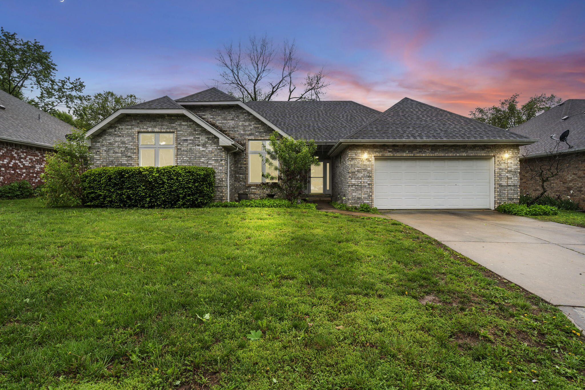2460 West Allen Drive Property Photo 1