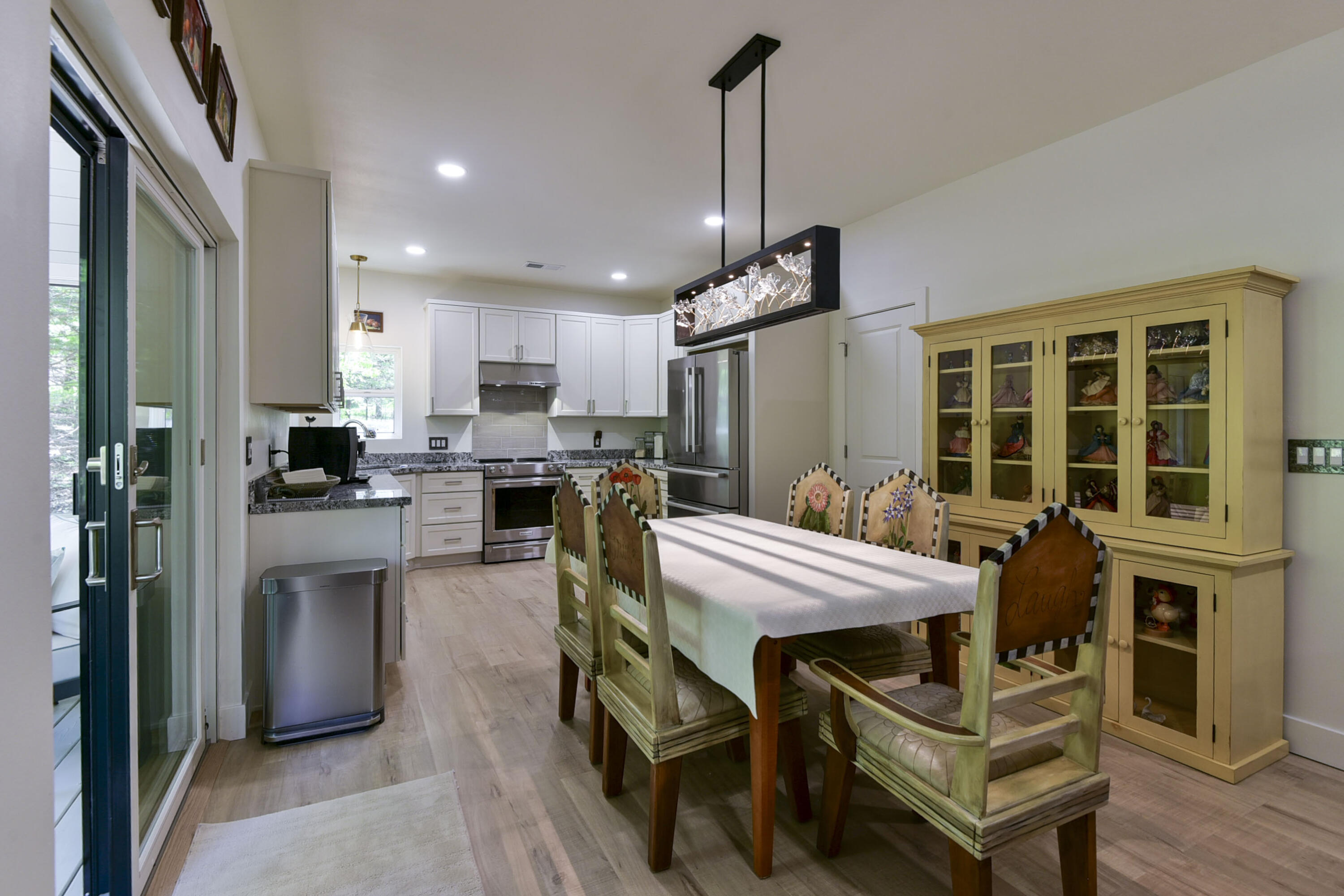 50 Lakeshore Drive Property Photo 11